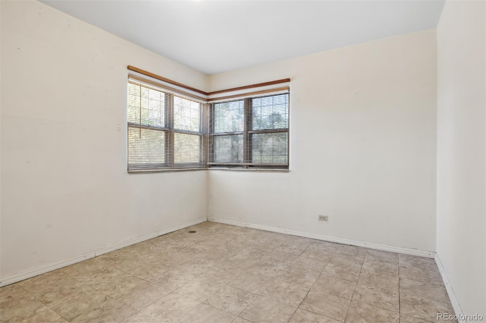 MLS Image #19 for 7400  broadview drive,denver, Colorado