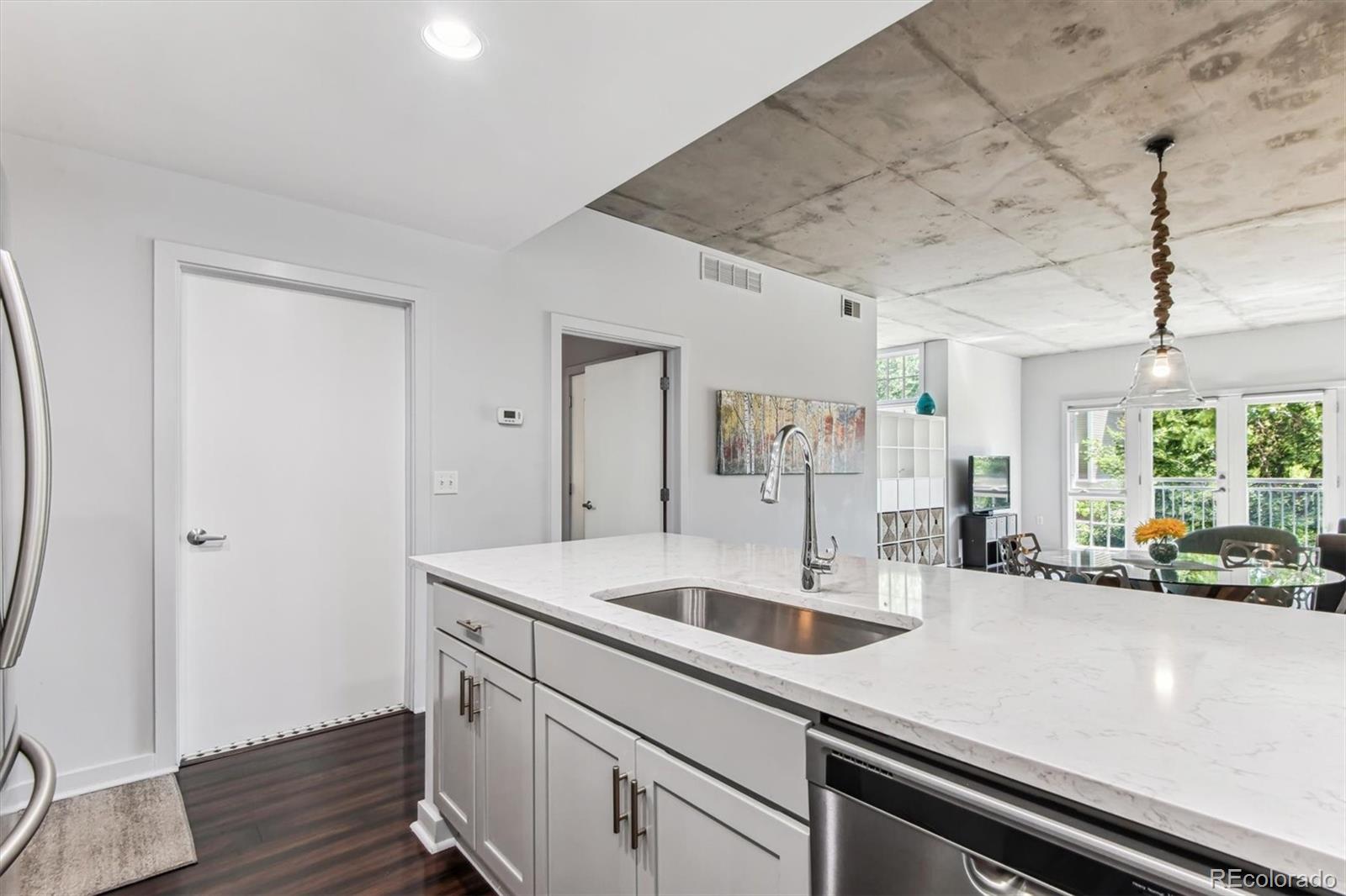 MLS Image #11 for 275 s harrison street 208,denver, Colorado