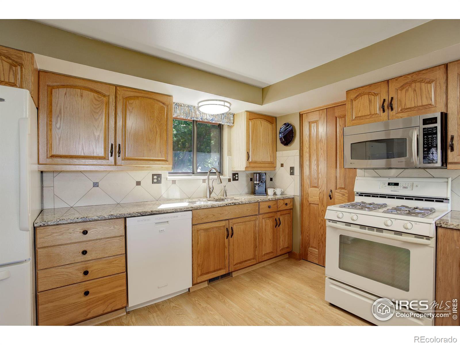 MLS Image #8 for 940  bruce drive,berthoud, Colorado