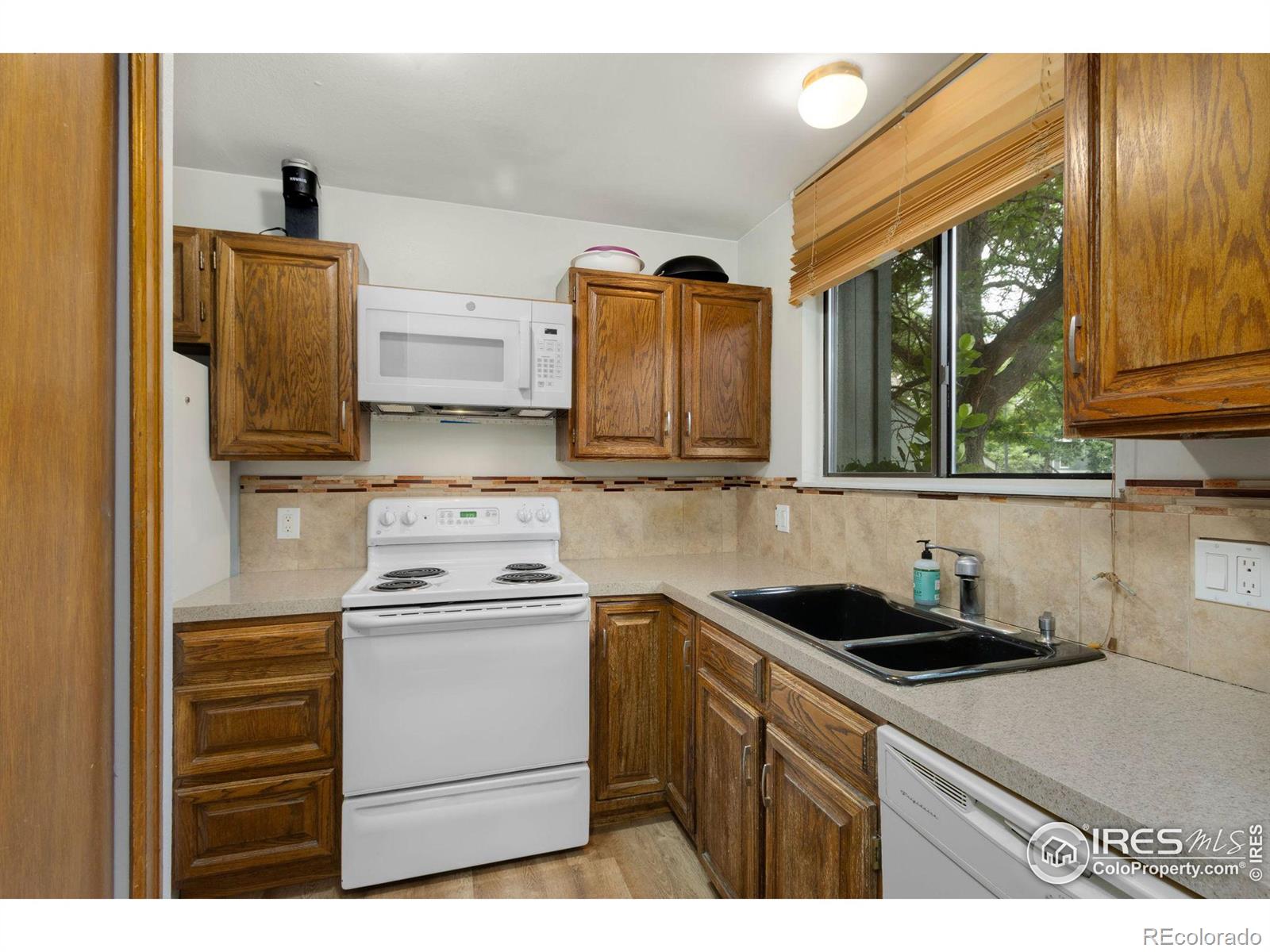 MLS Image #3 for 1610  westbridge drive,fort collins, Colorado