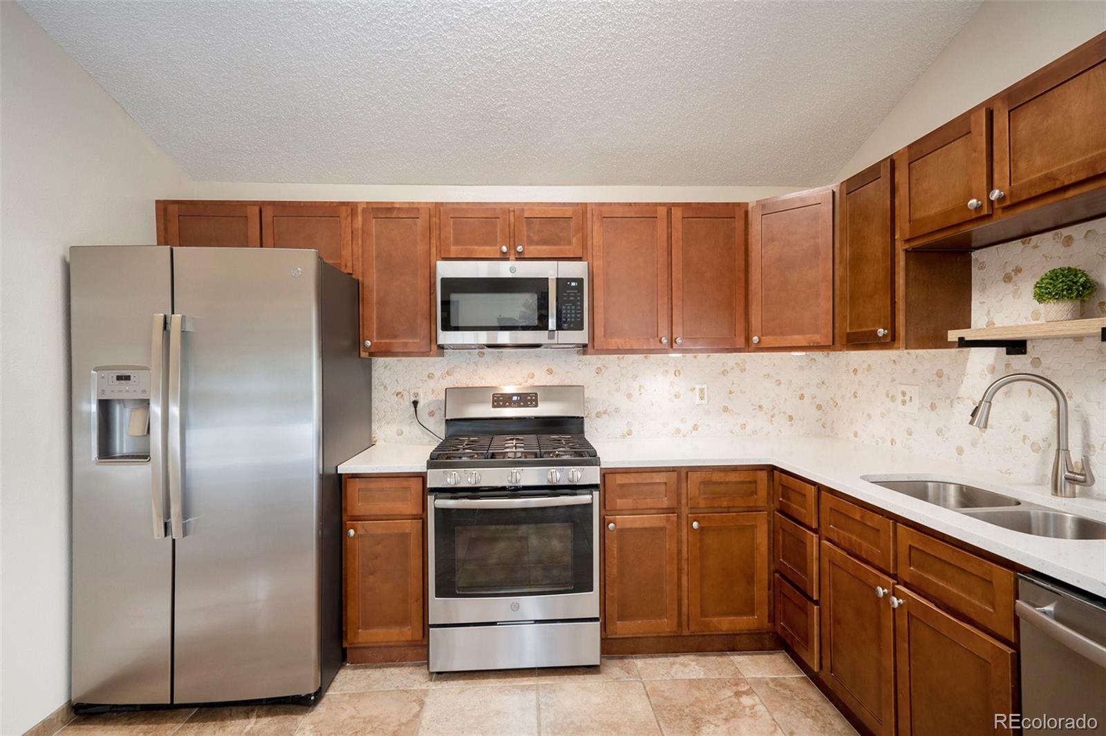 MLS Image #5 for 20033 e wagontrail place,centennial, Colorado