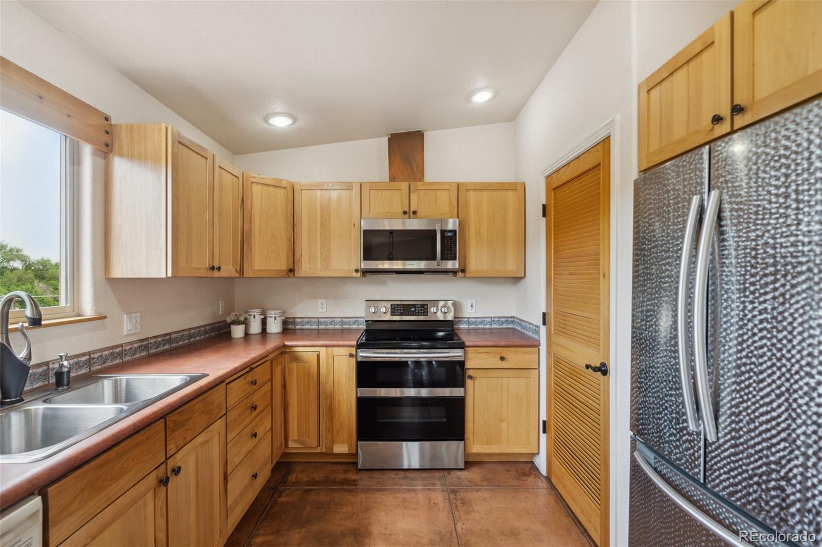 MLS Image #21 for 28  taos place,manitou springs, Colorado