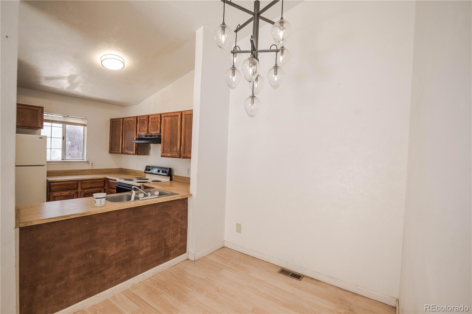 MLS Image #6 for 19006 e 16th place,aurora, Colorado