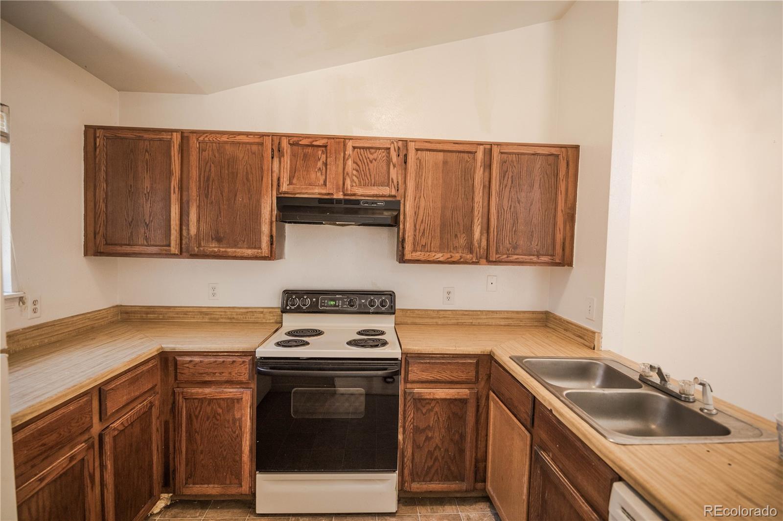 MLS Image #7 for 19006 e 16th place,aurora, Colorado