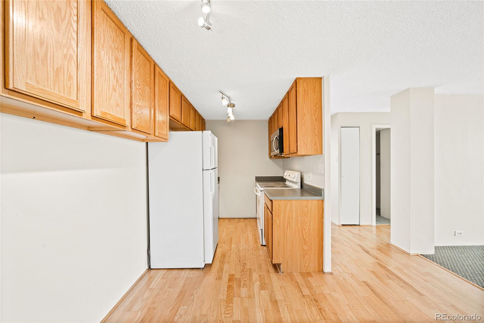 MLS Image #12 for 2225  buchtel boulevard 1012,denver, Colorado