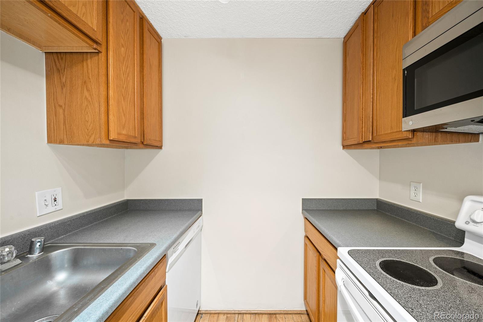 MLS Image #14 for 2225  buchtel boulevard 1012,denver, Colorado