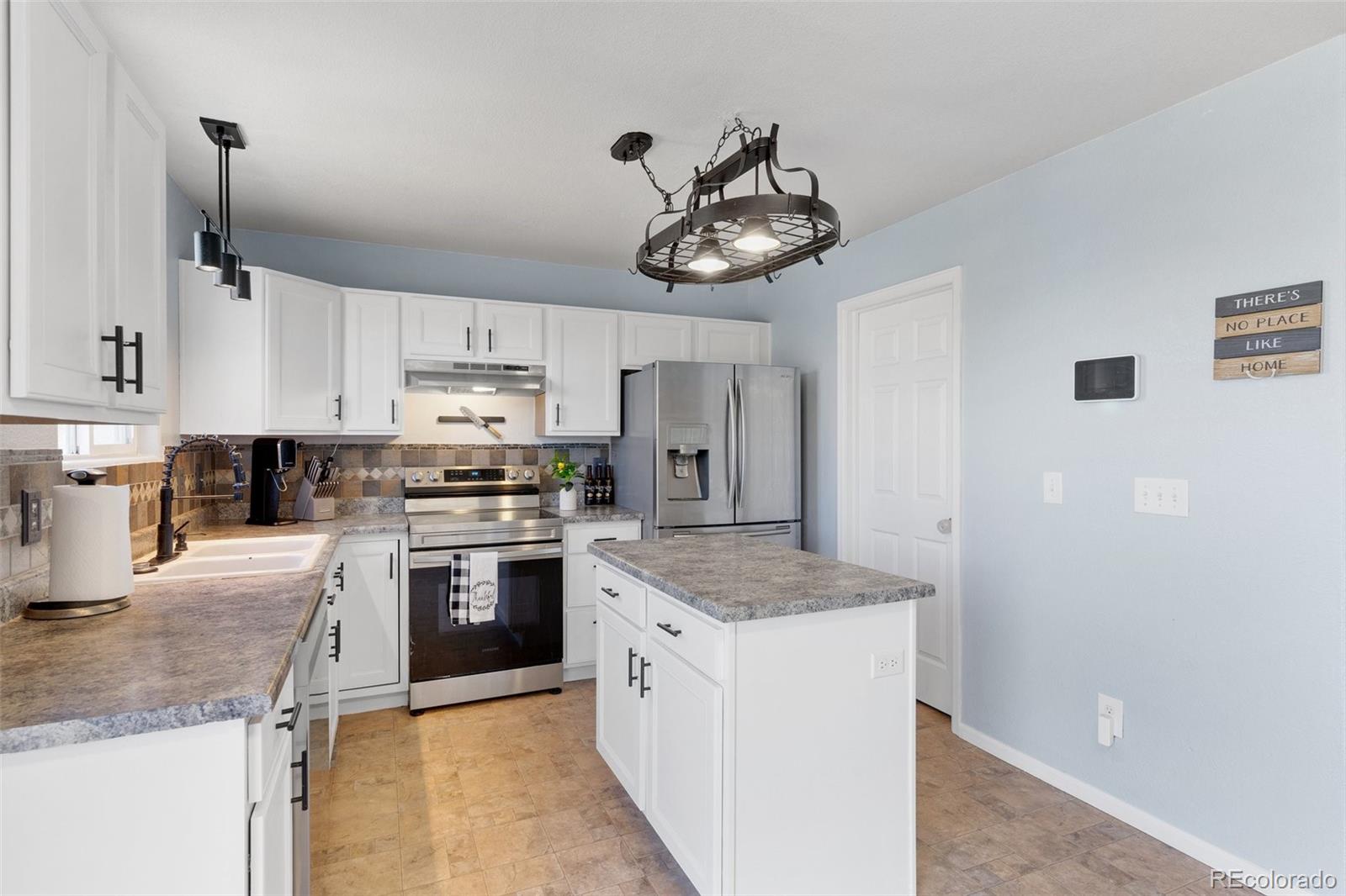 MLS Image #8 for 1210  legend oak drive,fountain, Colorado