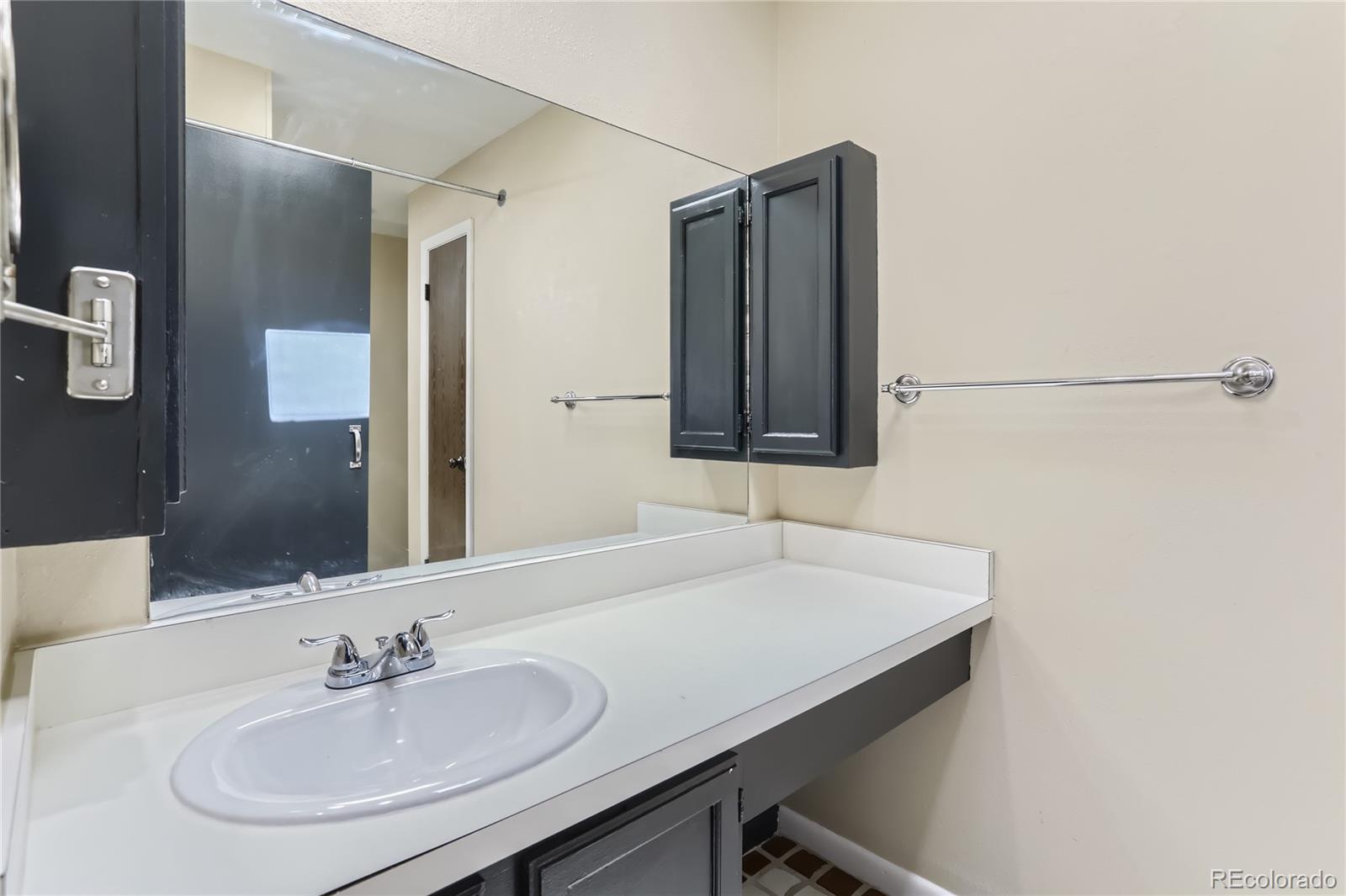 MLS Image #27 for 1253 s yosemite way 94,denver, Colorado