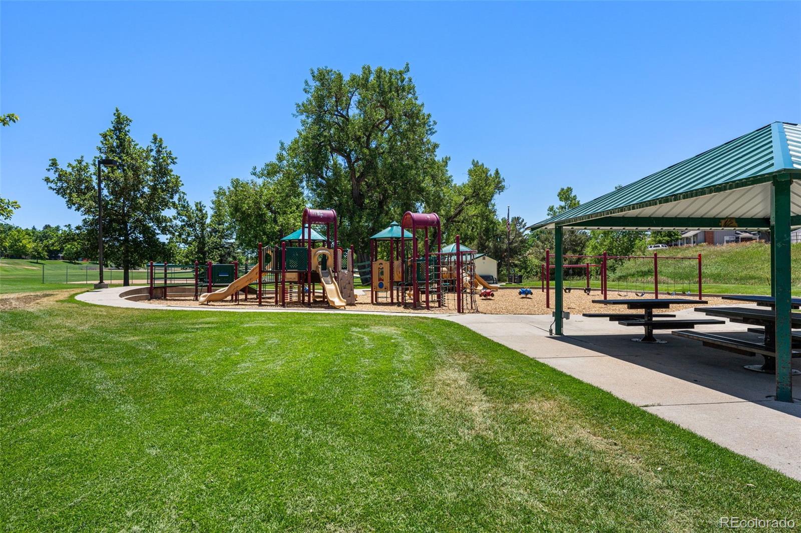 MLS Image #42 for 6928 s columbine way,centennial, Colorado