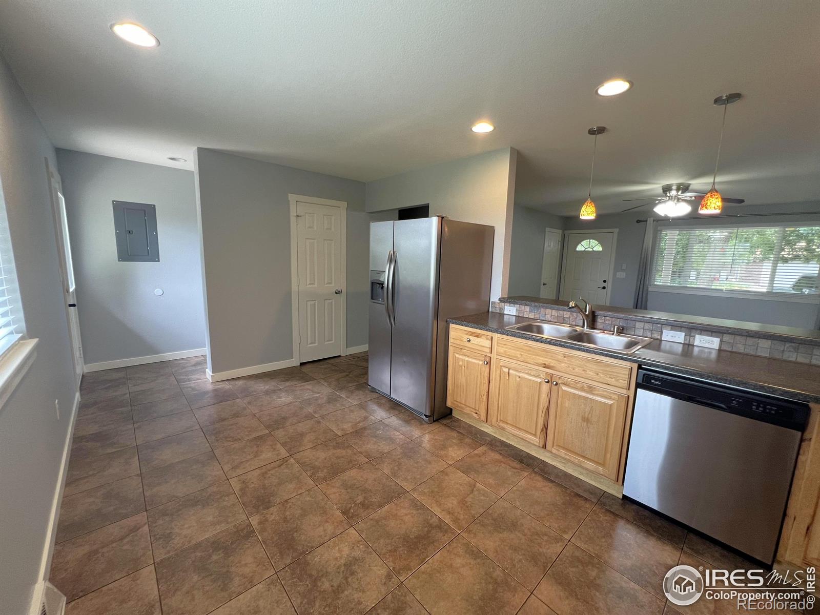 MLS Image #5 for 1054 s coffman street,longmont, Colorado