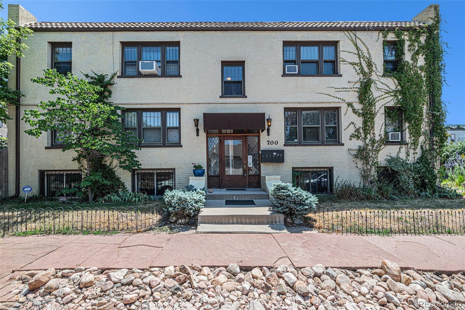 MLS Image #4 for 700 e ellsworth avenue,denver, Colorado