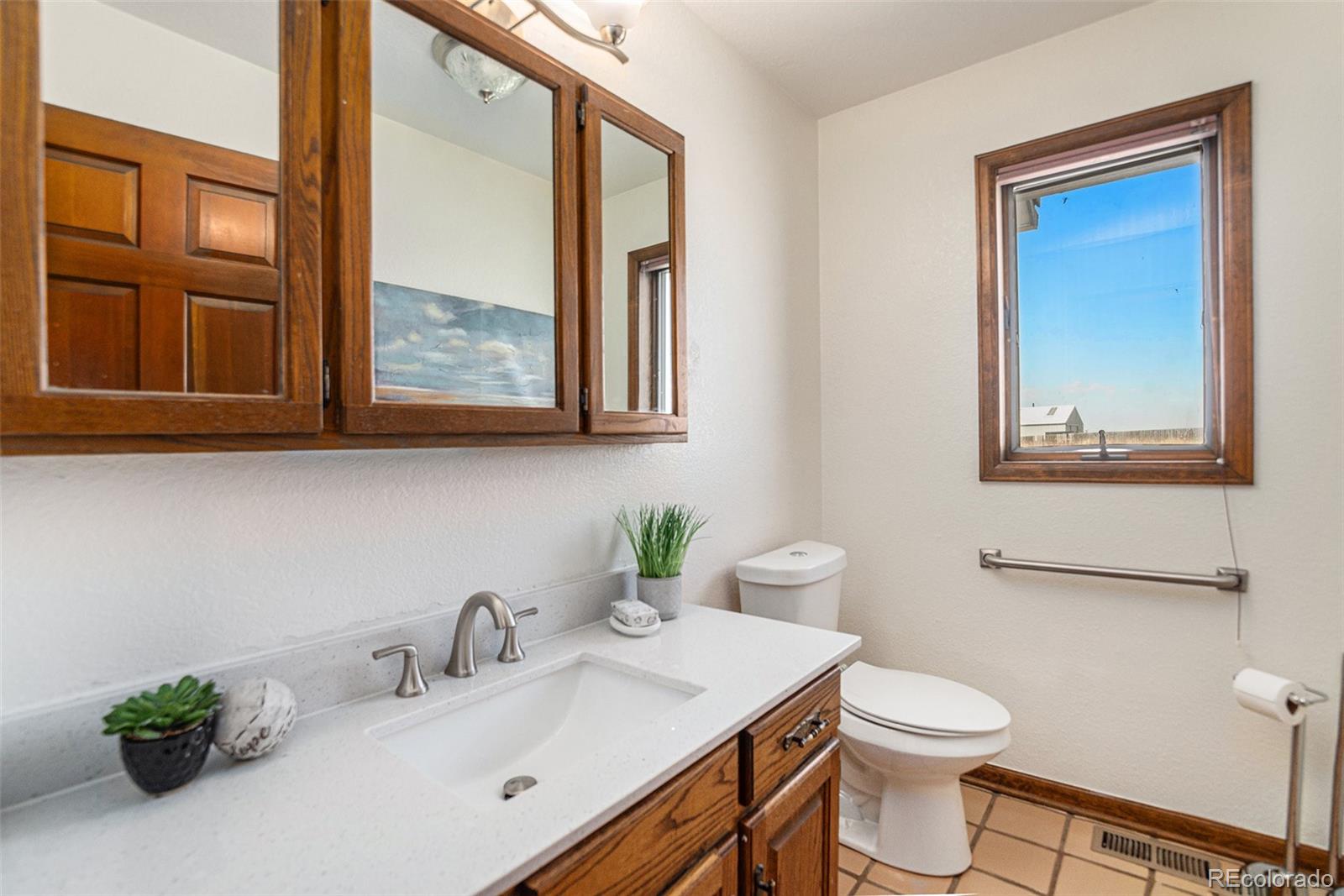 MLS Image #17 for 1020 s buchanan street,aurora, Colorado