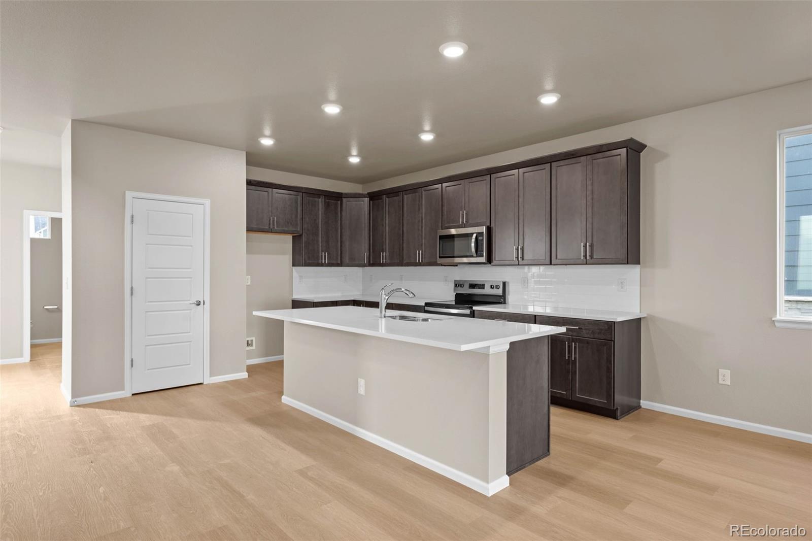 MLS Image #13 for 21239 e 62nd avenue,aurora, Colorado