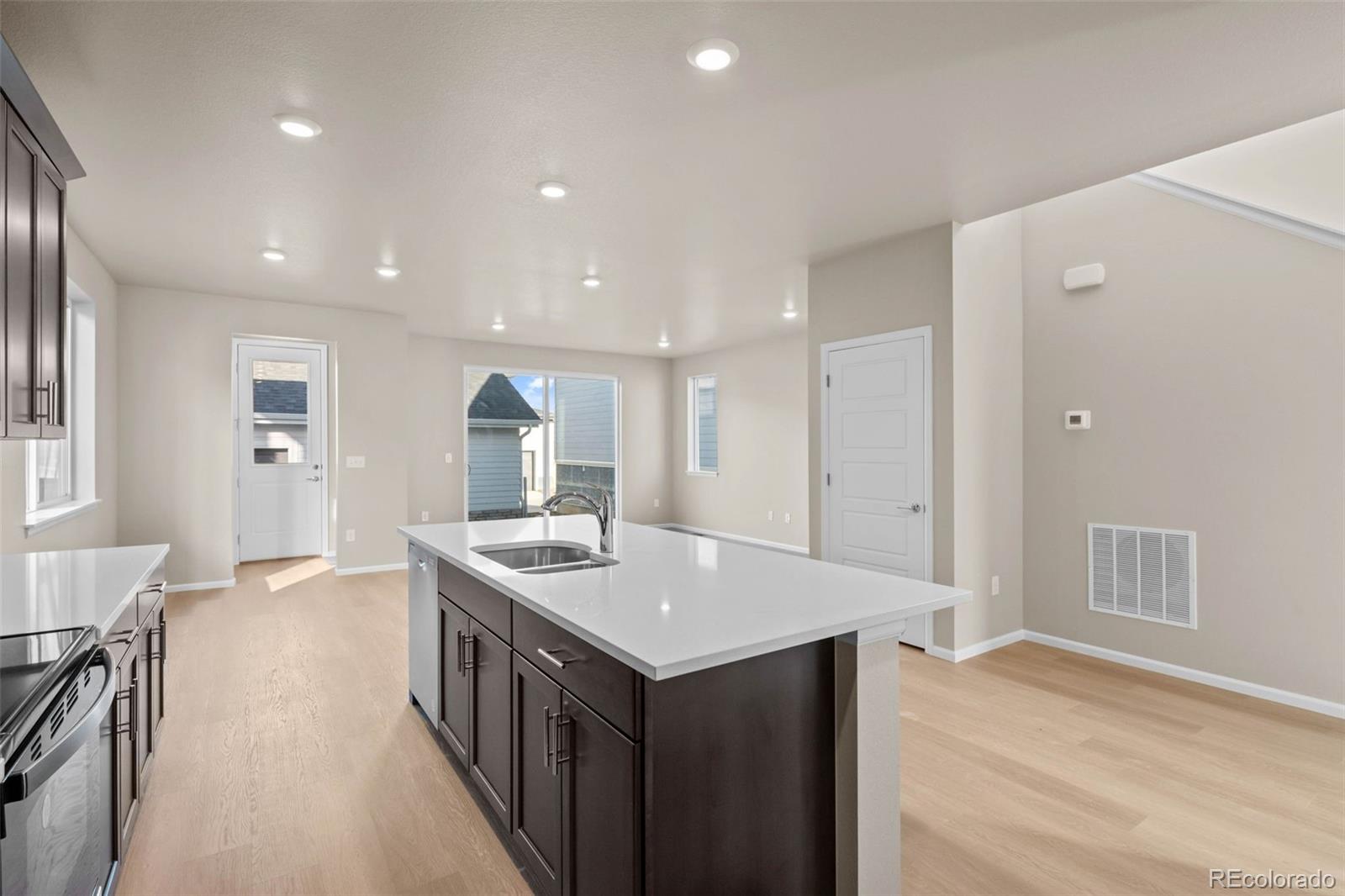MLS Image #15 for 21239 e 62nd avenue,aurora, Colorado