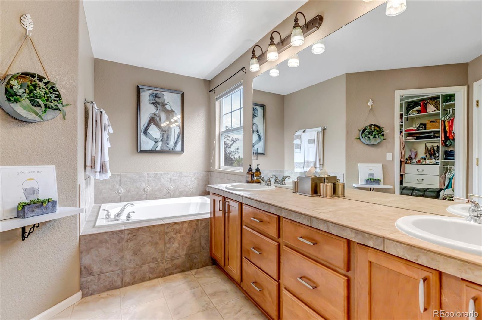 MLS Image #16 for 24710 e gunnison drive,aurora, Colorado