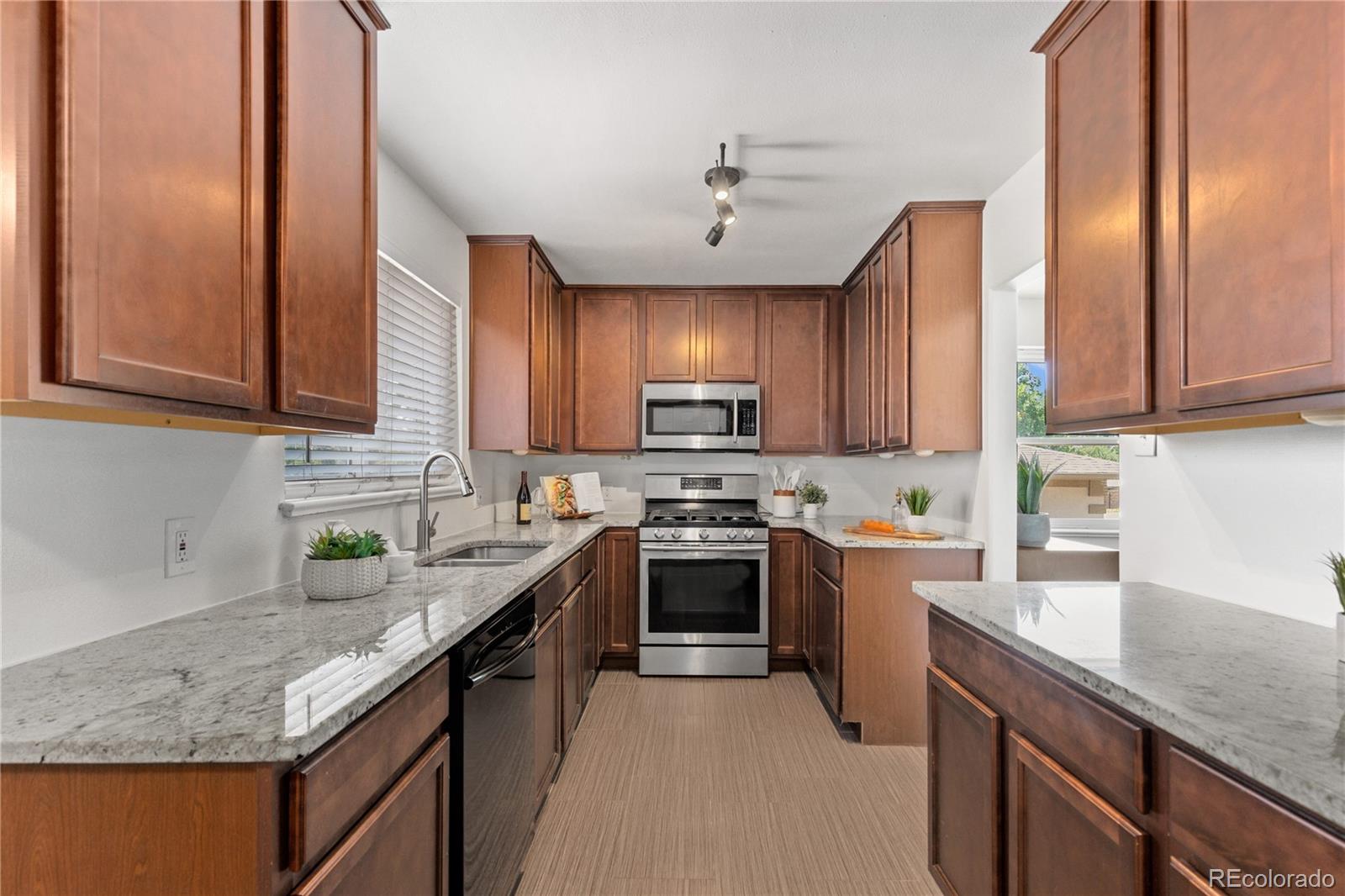 MLS Image #11 for 6178  carr street,arvada, Colorado