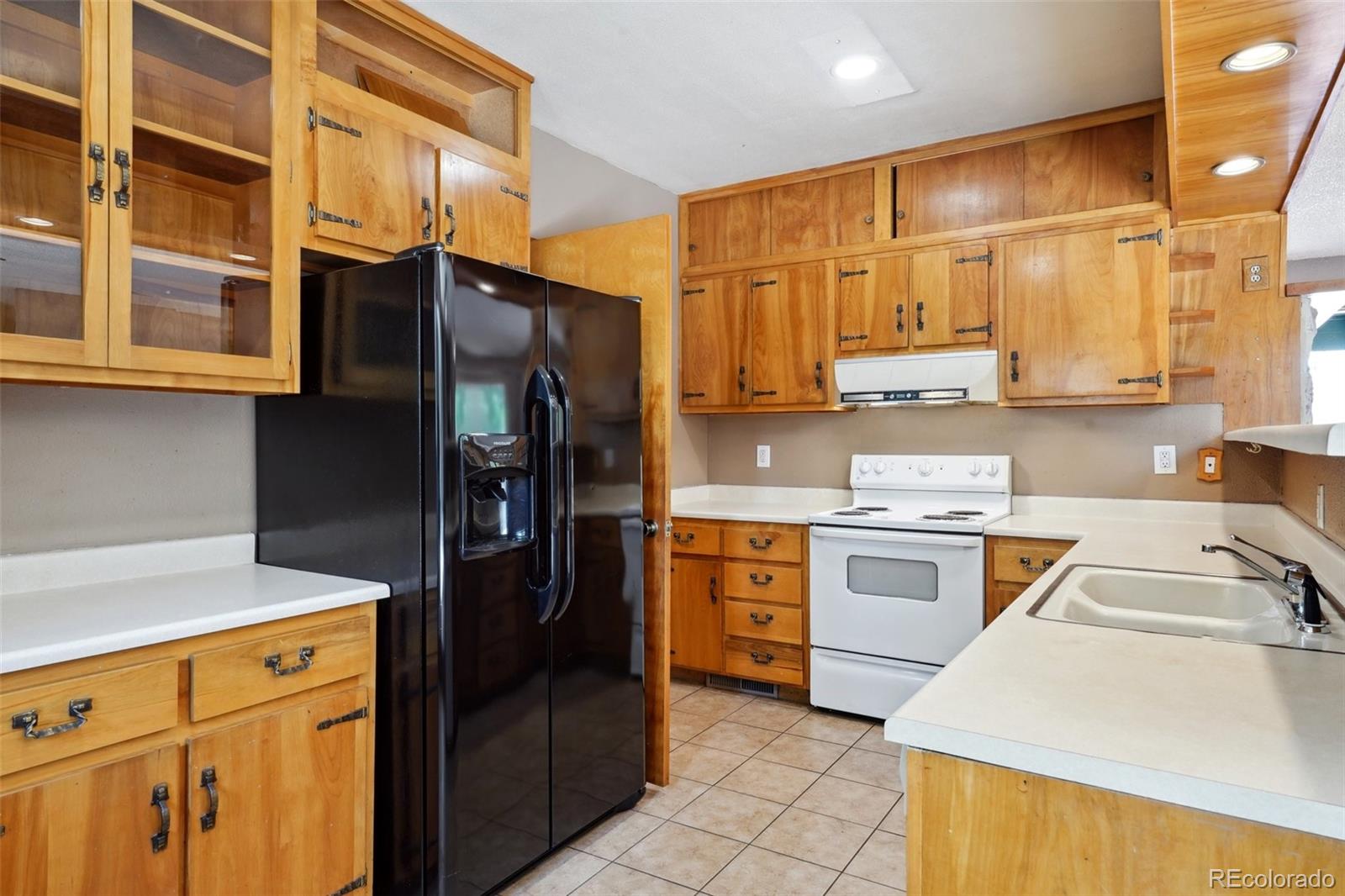 MLS Image #8 for 304  iris drive,fountain, Colorado