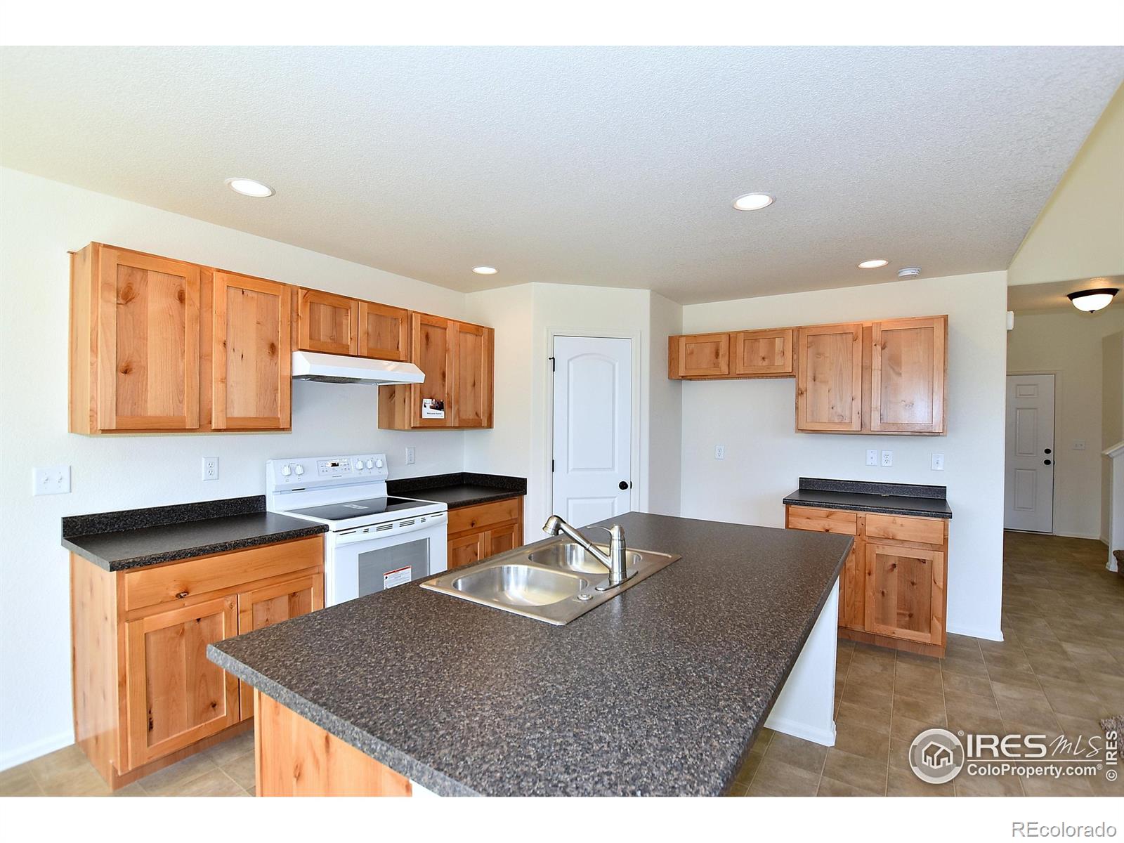 MLS Image #17 for 2371  candence lane,windsor, Colorado