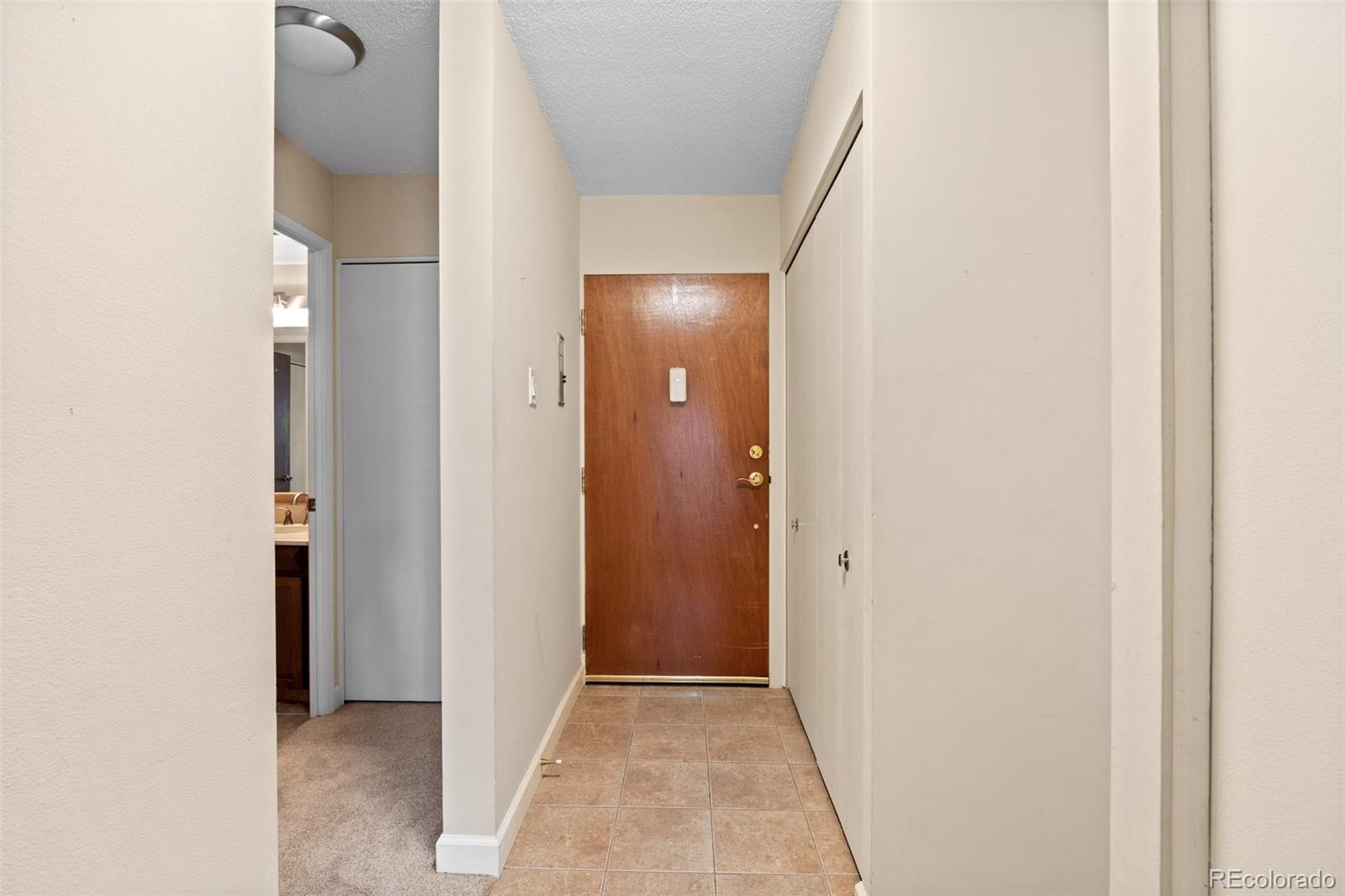 MLS Image #6 for 645 s alton way,denver, Colorado