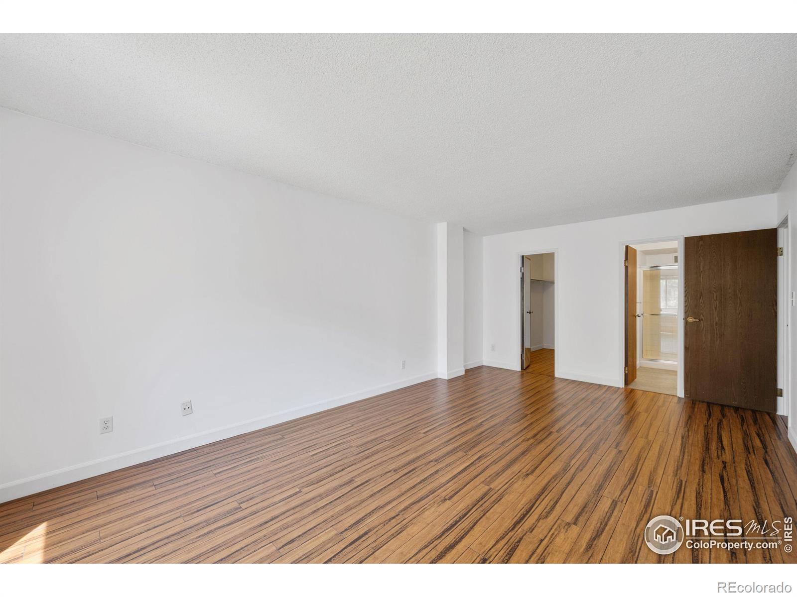 MLS Image #13 for 3450 s poplar street,denver, Colorado