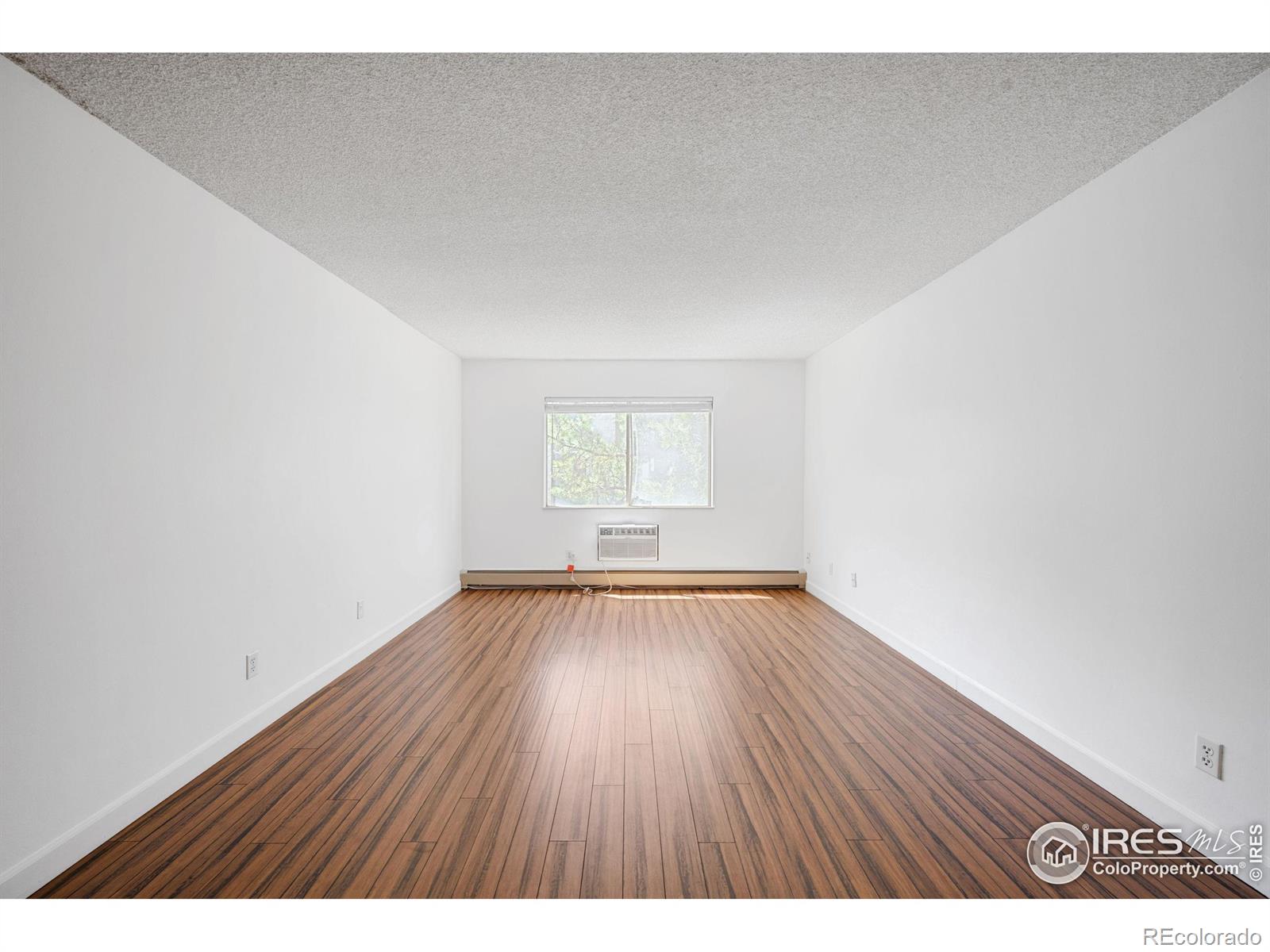 MLS Image #14 for 3450 s poplar street,denver, Colorado