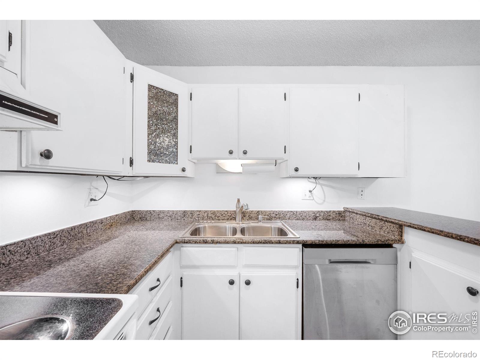 MLS Image #8 for 3450 s poplar street,denver, Colorado