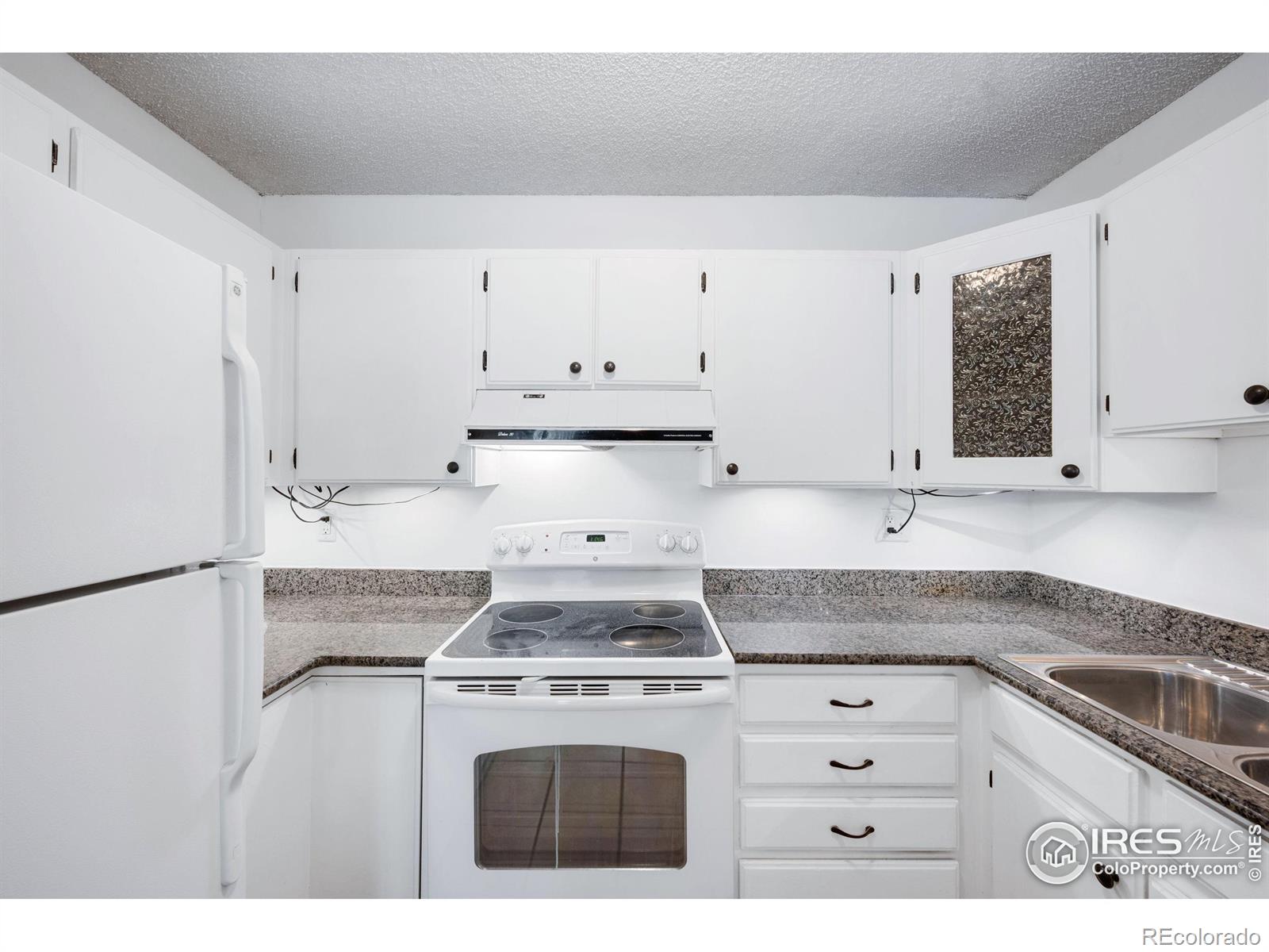 MLS Image #9 for 3450 s poplar street,denver, Colorado