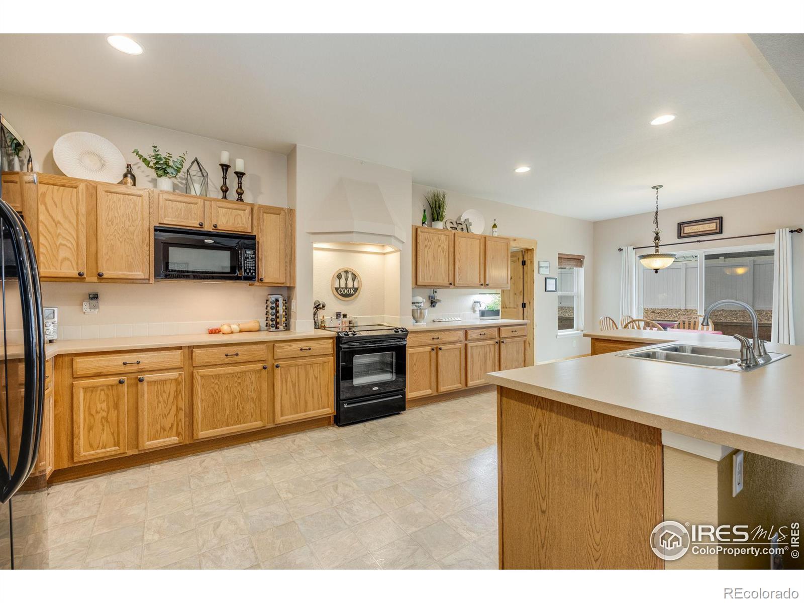 MLS Image #14 for 3546  pinewood court,johnstown, Colorado