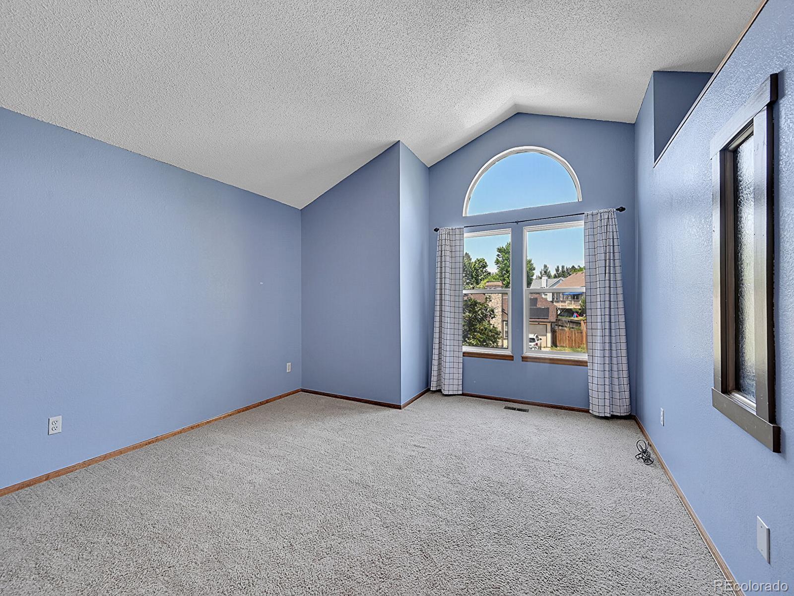 MLS Image #11 for 4843 s tower way,aurora, Colorado