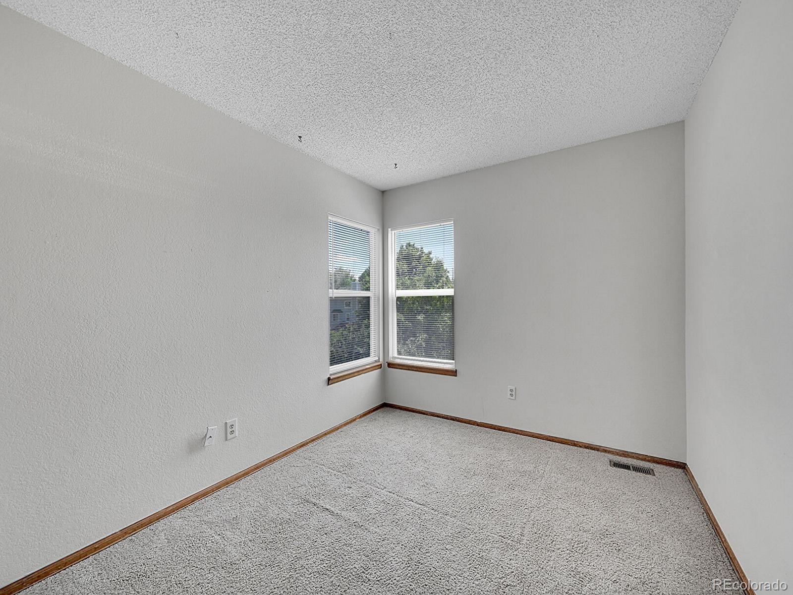 MLS Image #16 for 4843 s tower way,aurora, Colorado