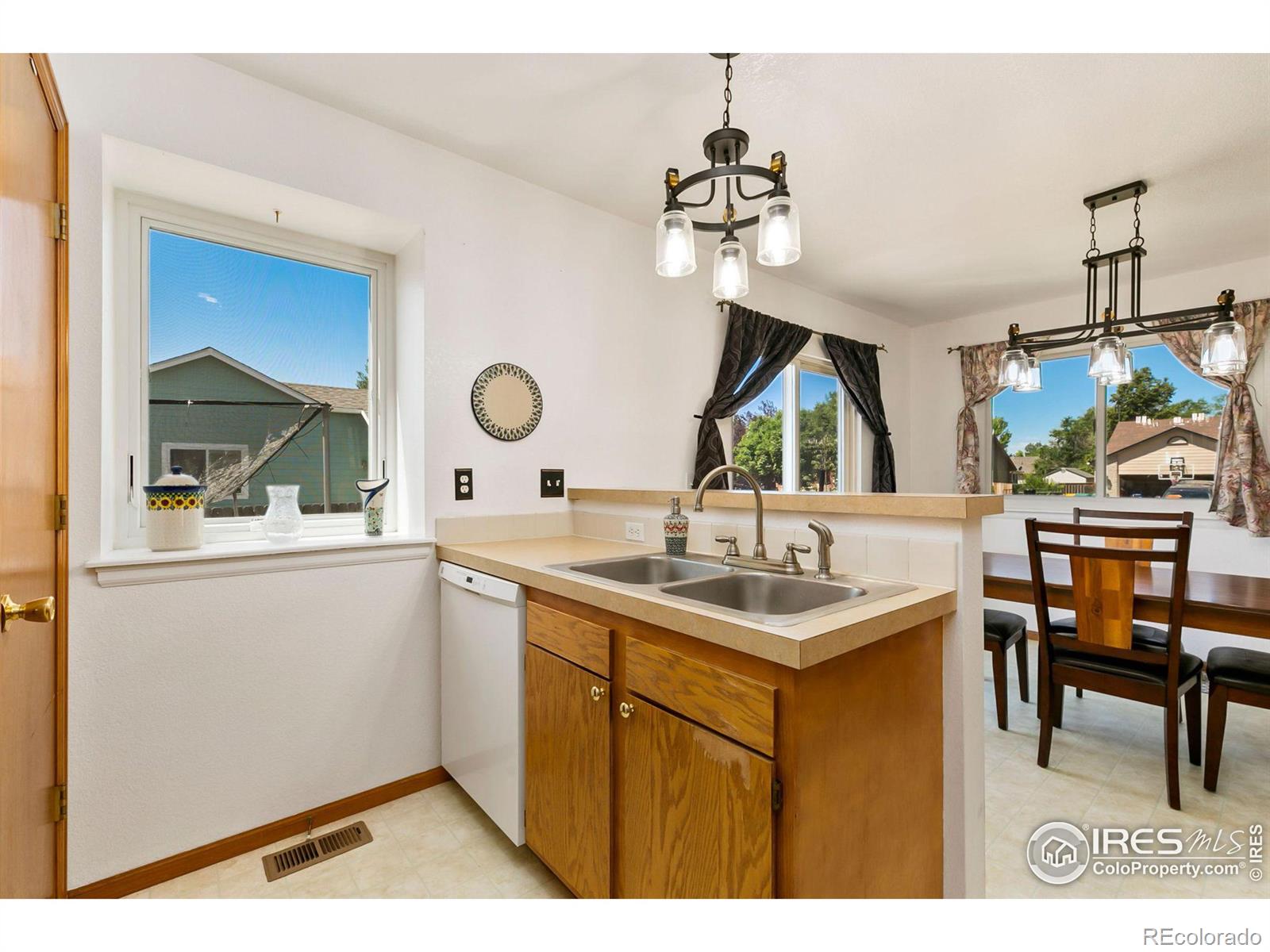 MLS Image #9 for 840 e 4th st rd,eaton, Colorado