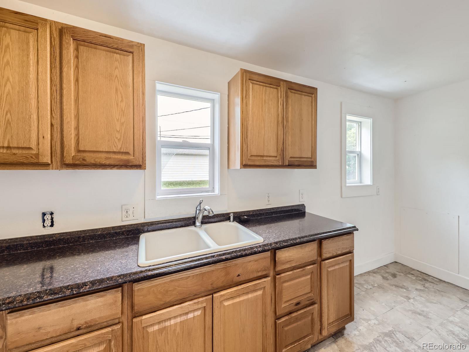 MLS Image #4 for 5202 e 60th way,commerce city, Colorado