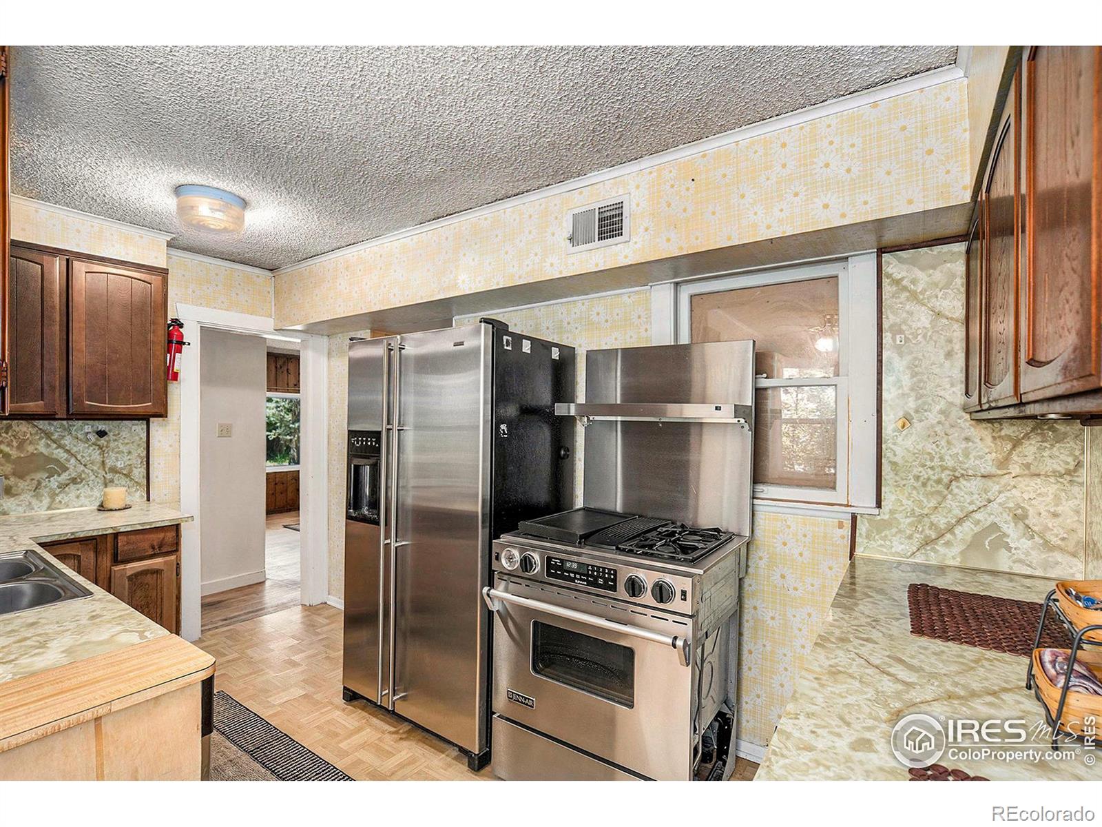 MLS Image #8 for 2555  zephyr street,lakewood, Colorado