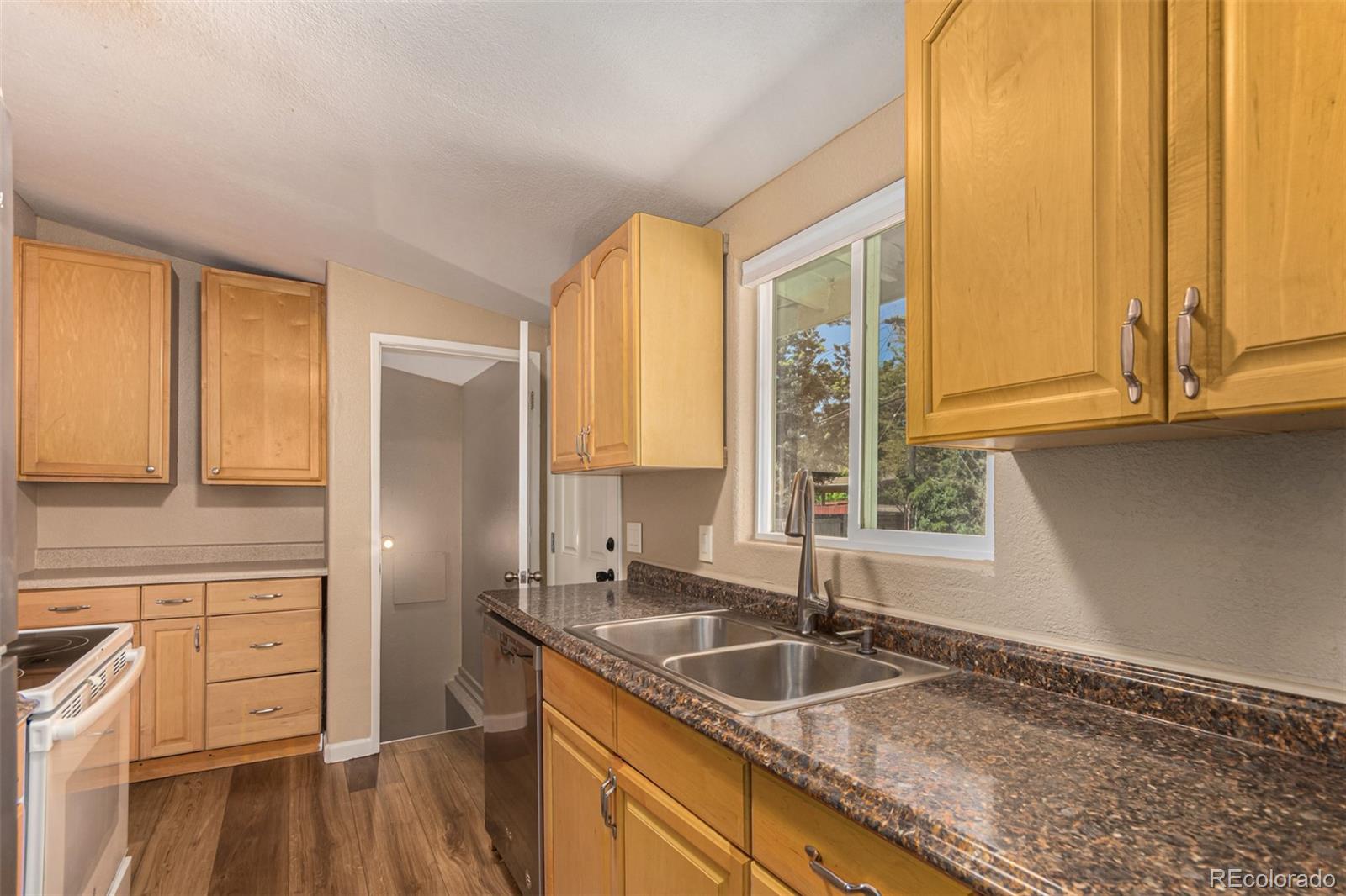 MLS Image #5 for 7995  fairview avenue,denver, Colorado