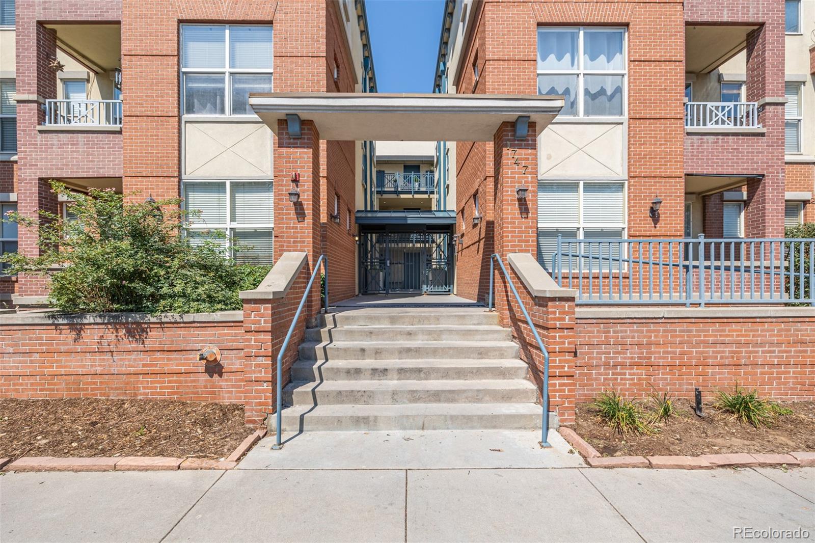 MLS Image #38 for 1747 n pearl street,denver, Colorado