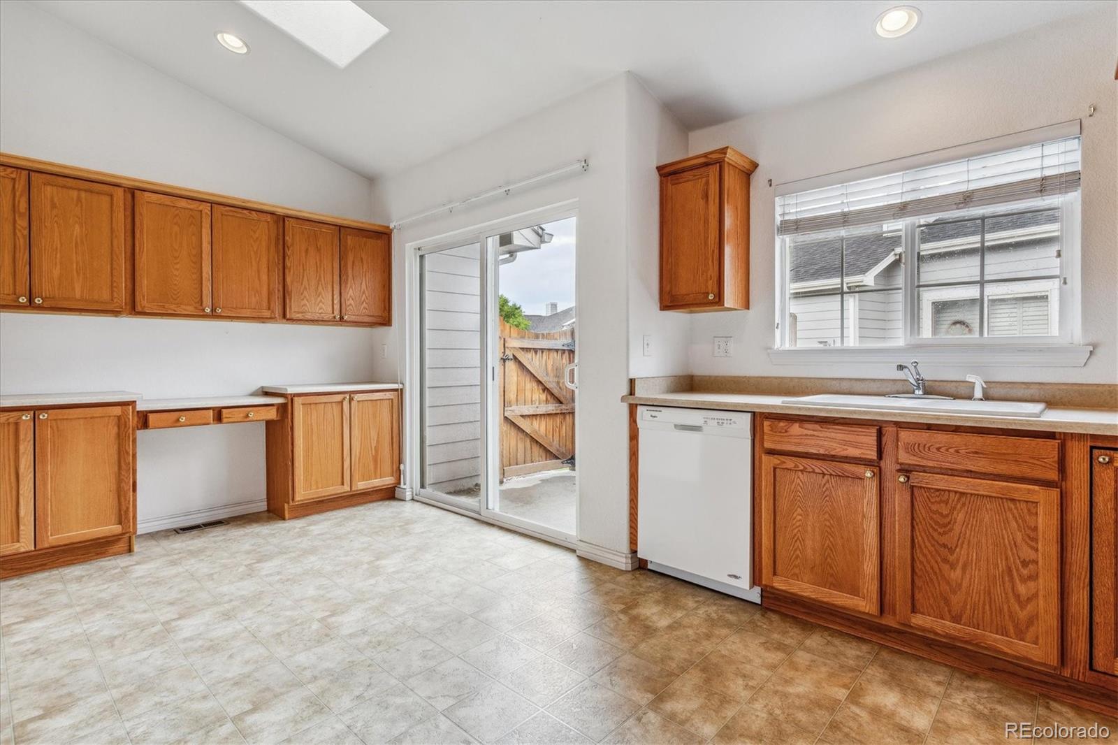 MLS Image #10 for 3022 s waco court,aurora, Colorado