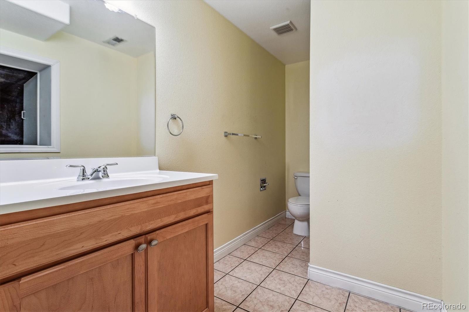 MLS Image #27 for 3022 s waco court,aurora, Colorado