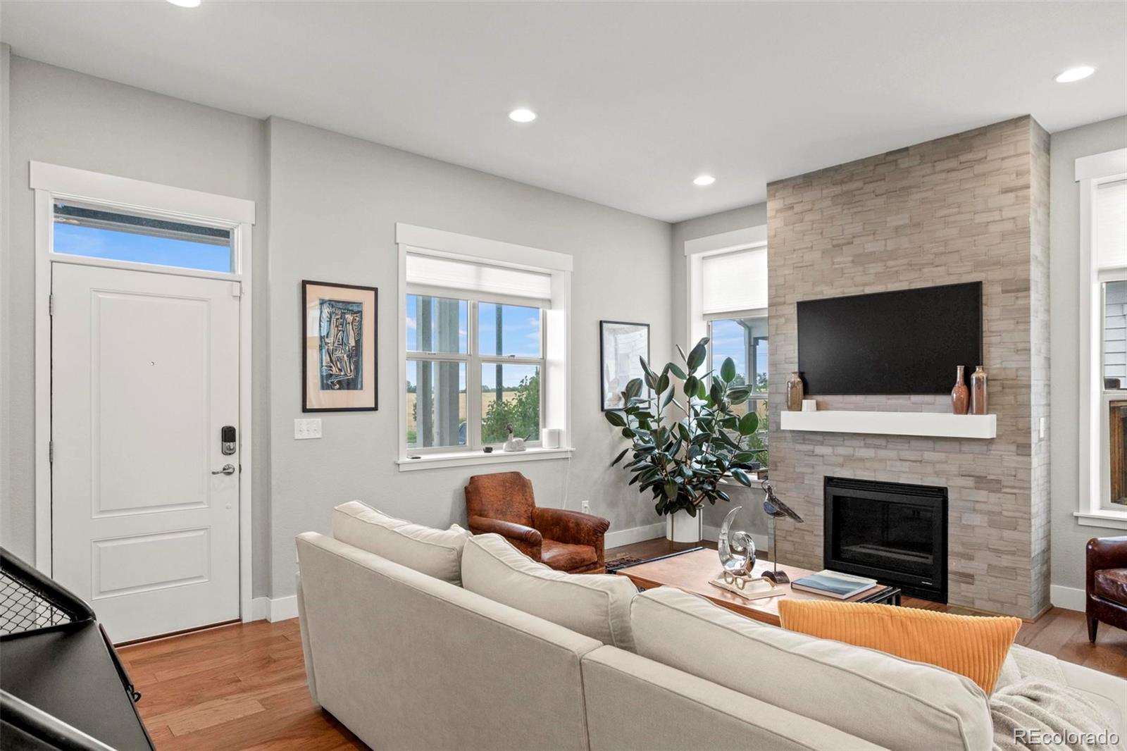 MLS Image #2 for 5925  hanover street,denver, Colorado