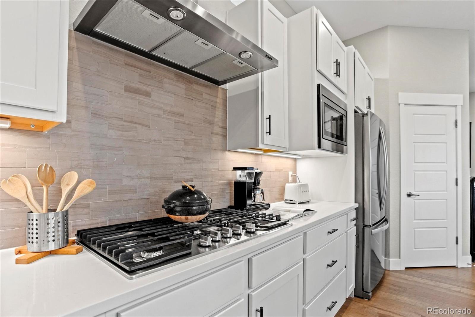 MLS Image #9 for 5925  hanover street,denver, Colorado