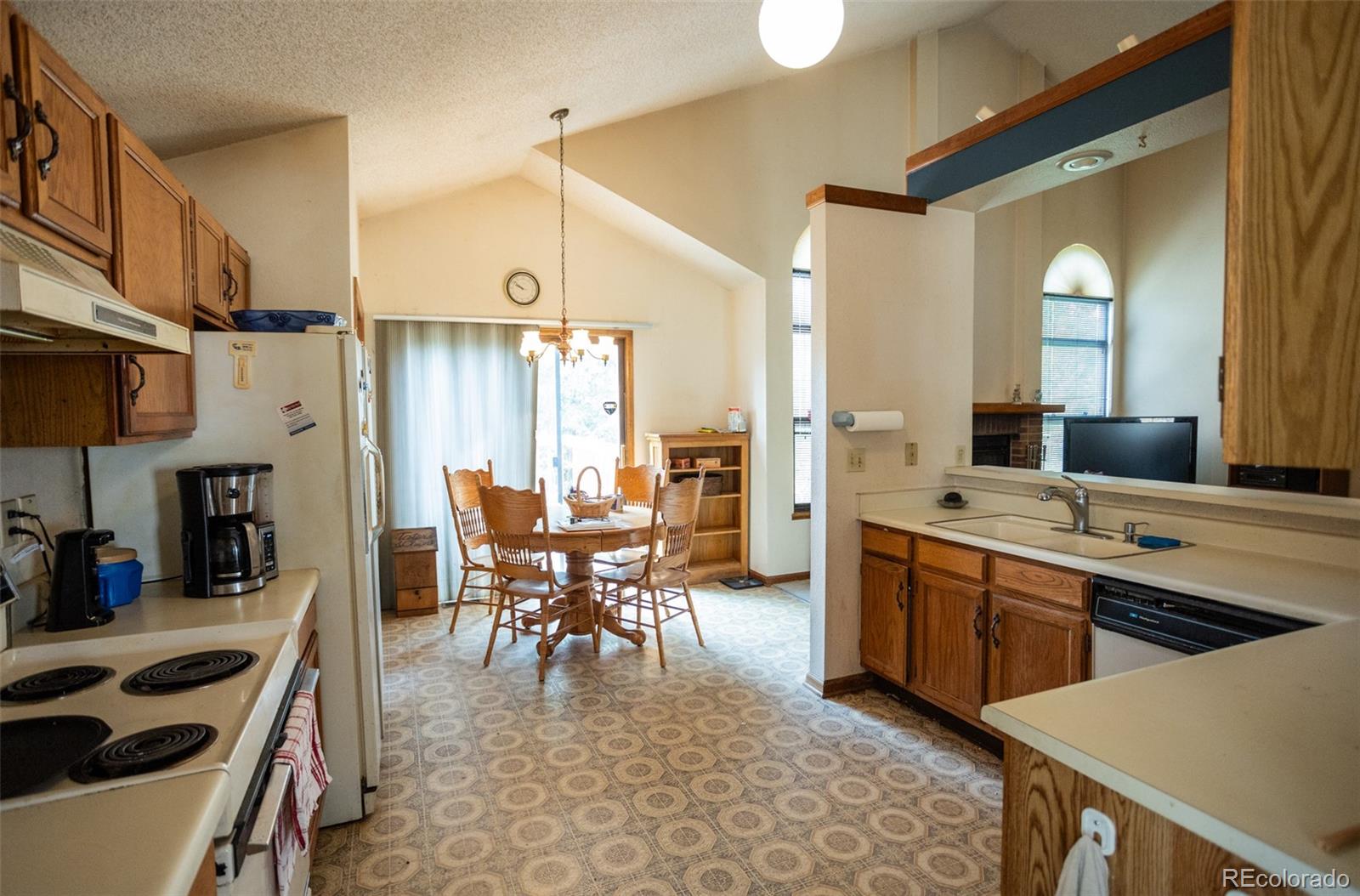 MLS Image #9 for 12414 w 85th avenue,arvada, Colorado