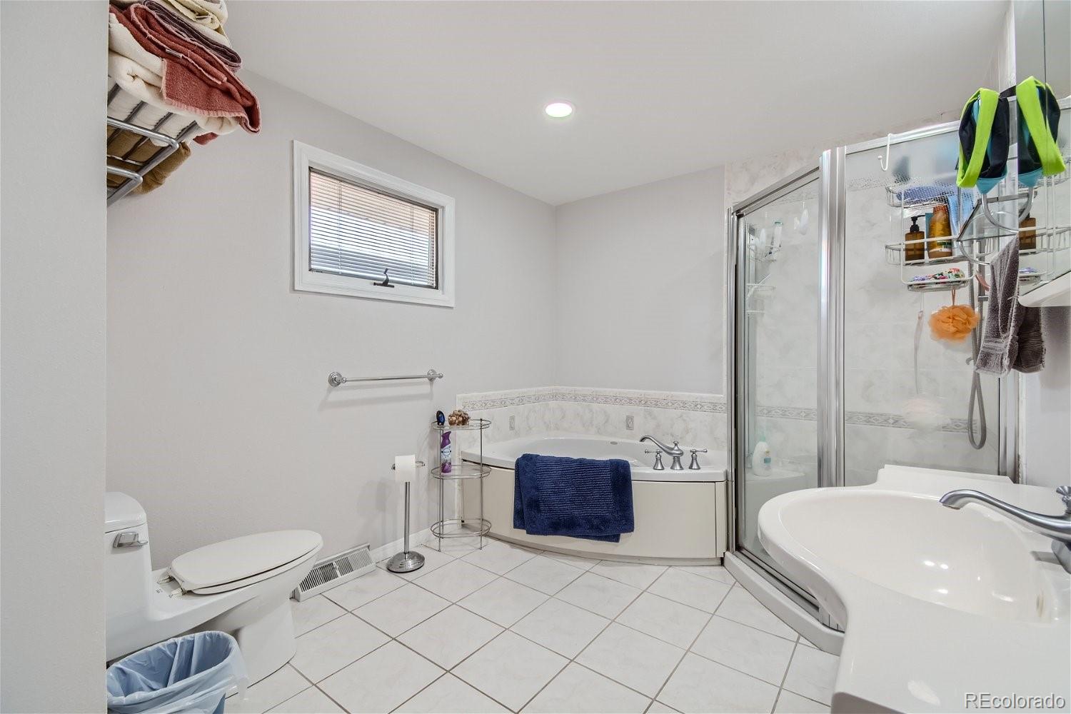 MLS Image #20 for 4055 s niagara way,denver, Colorado