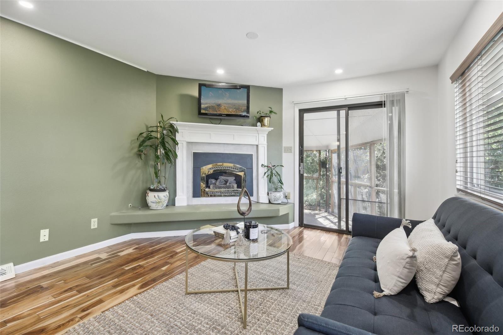 MLS Image #10 for 6906 e dickenson place,denver, Colorado