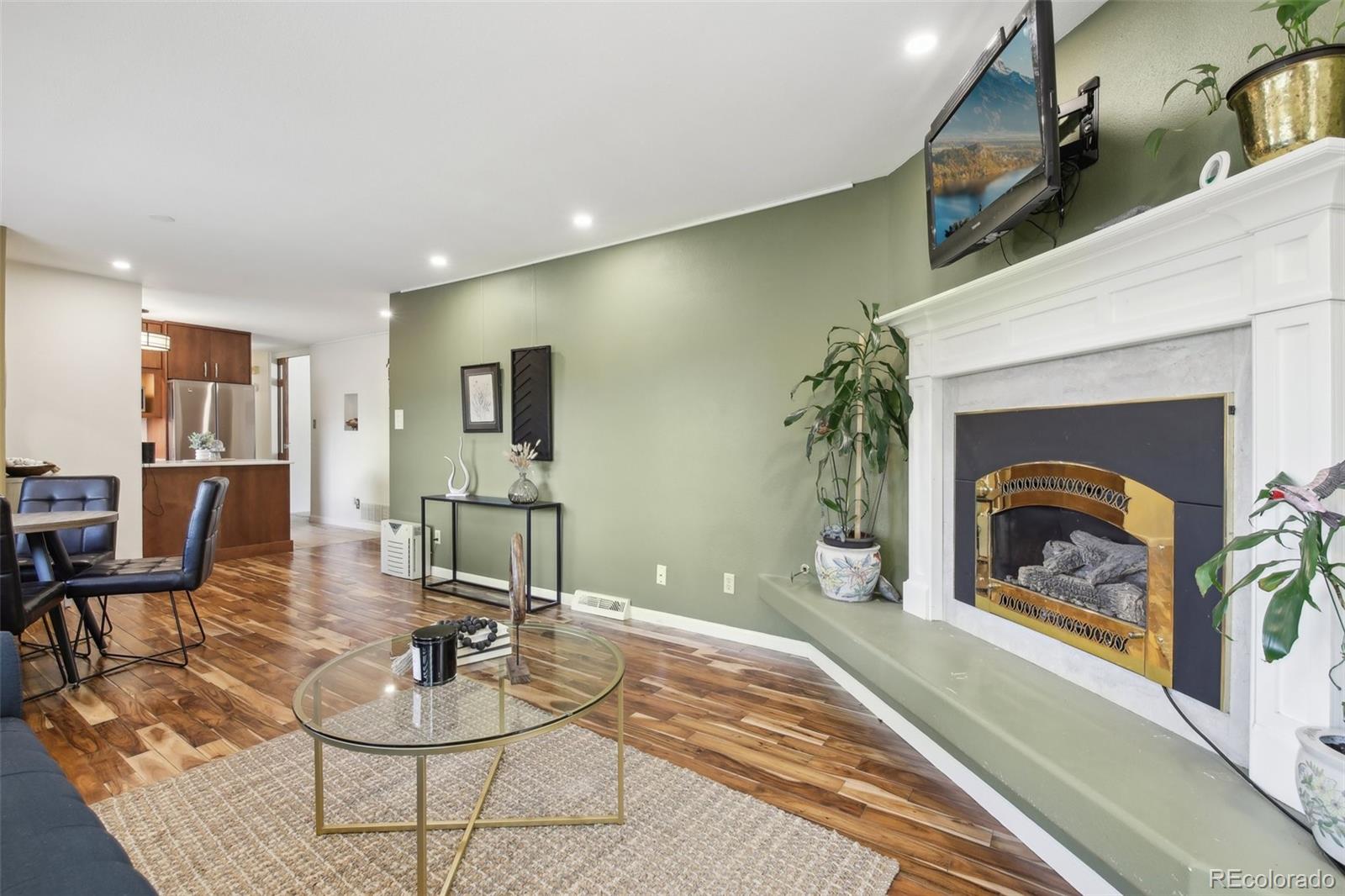 MLS Image #11 for 6906 e dickenson place,denver, Colorado