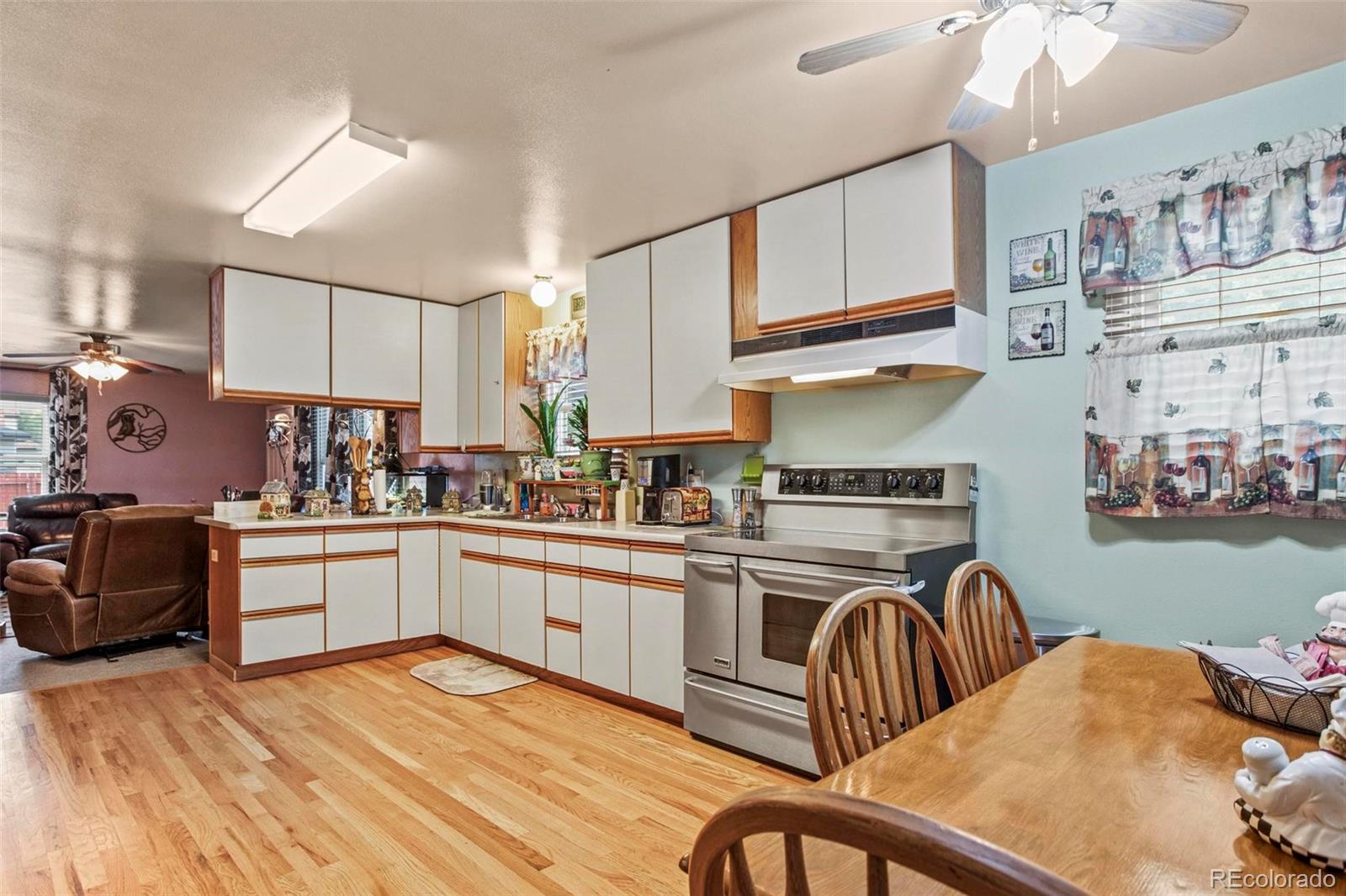 MLS Image #15 for 4401 s pearl street,englewood, Colorado