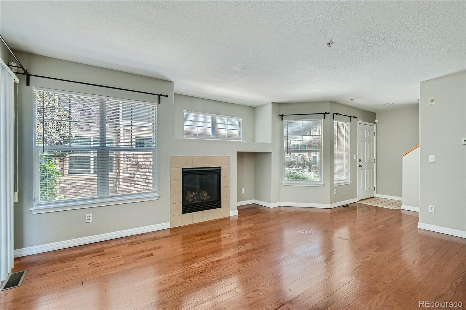 MLS Image #3 for 5733 s addison court b,aurora, Colorado