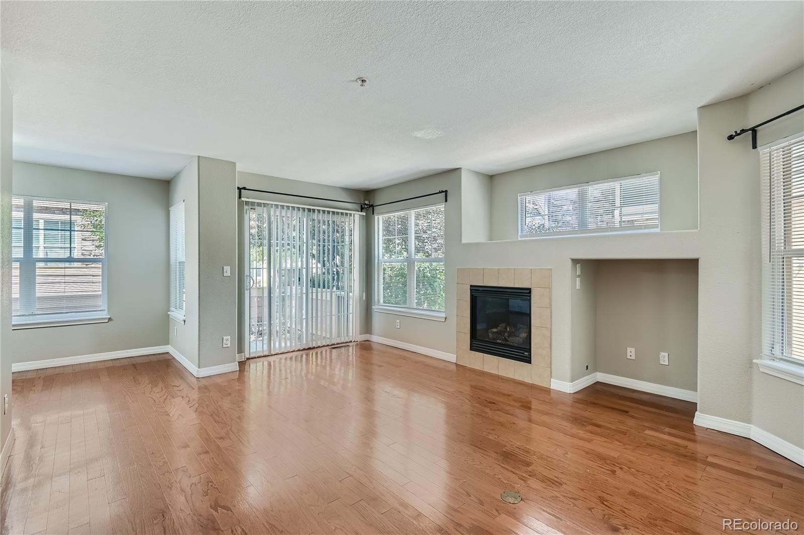 MLS Image #4 for 5733 s addison court b,aurora, Colorado