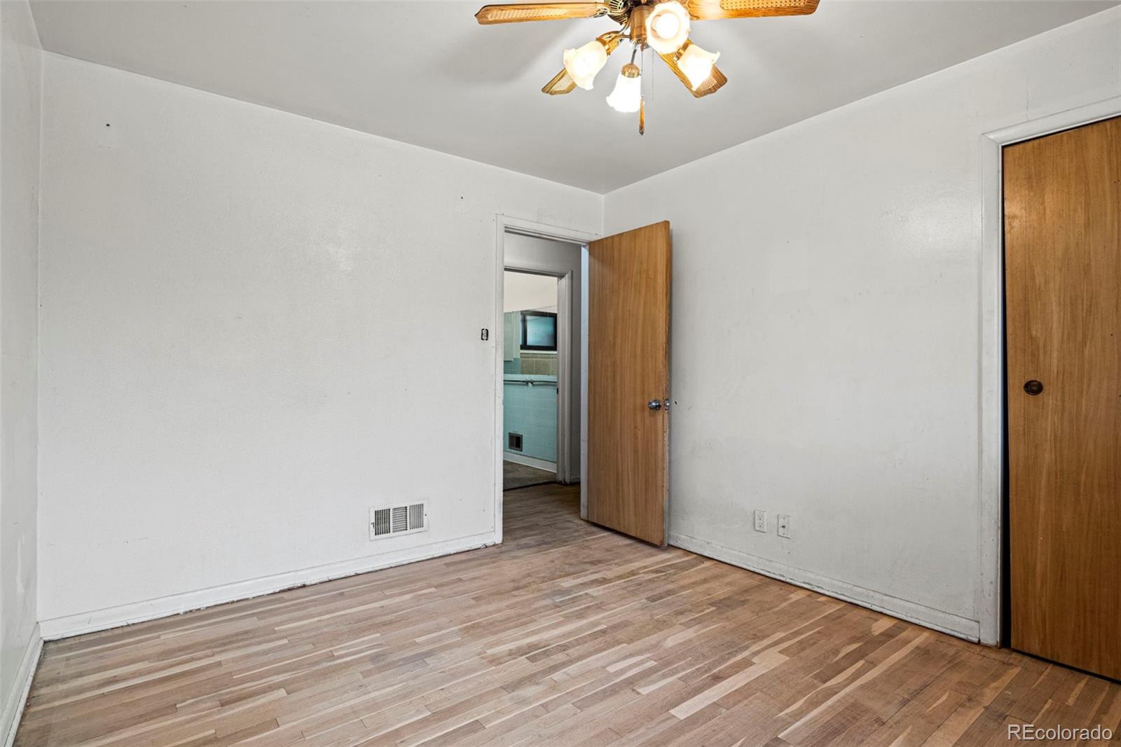 MLS Image #14 for 11450 e 23rd avenue,aurora, Colorado