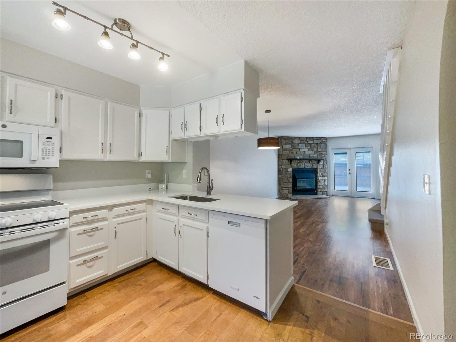 MLS Image #8 for 2699 e nichols circle,centennial, Colorado