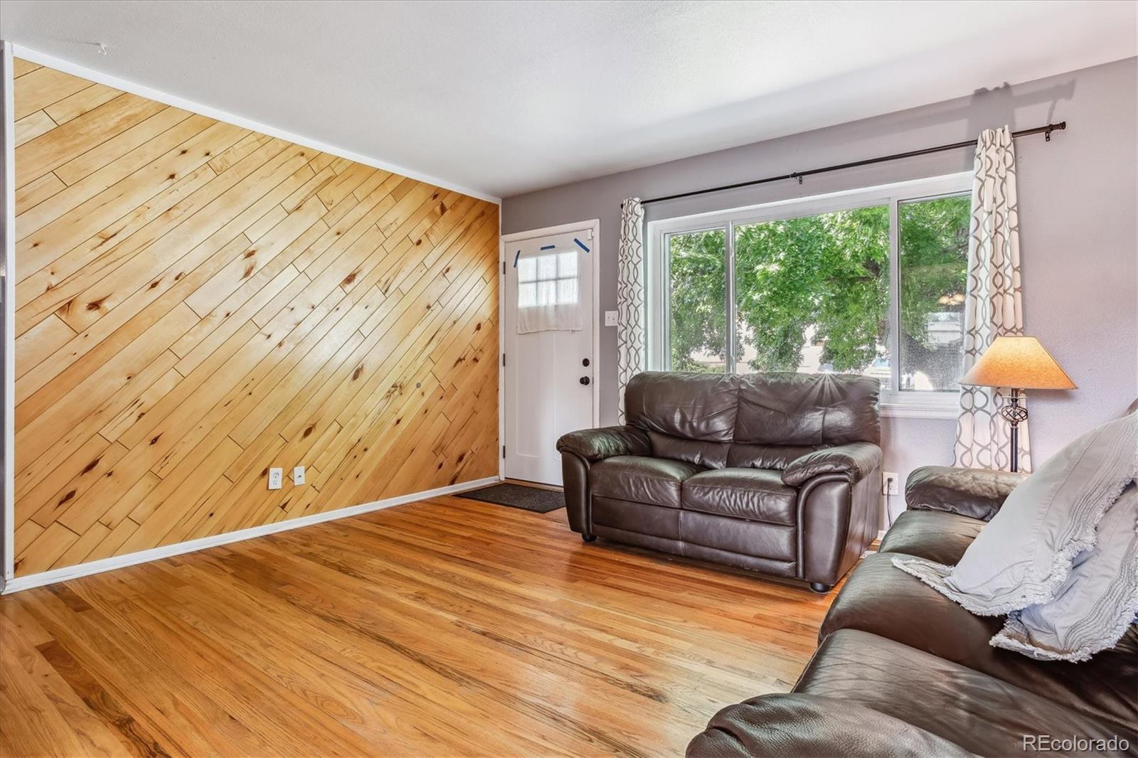 MLS Image #3 for 3084 s zurich court,denver, Colorado