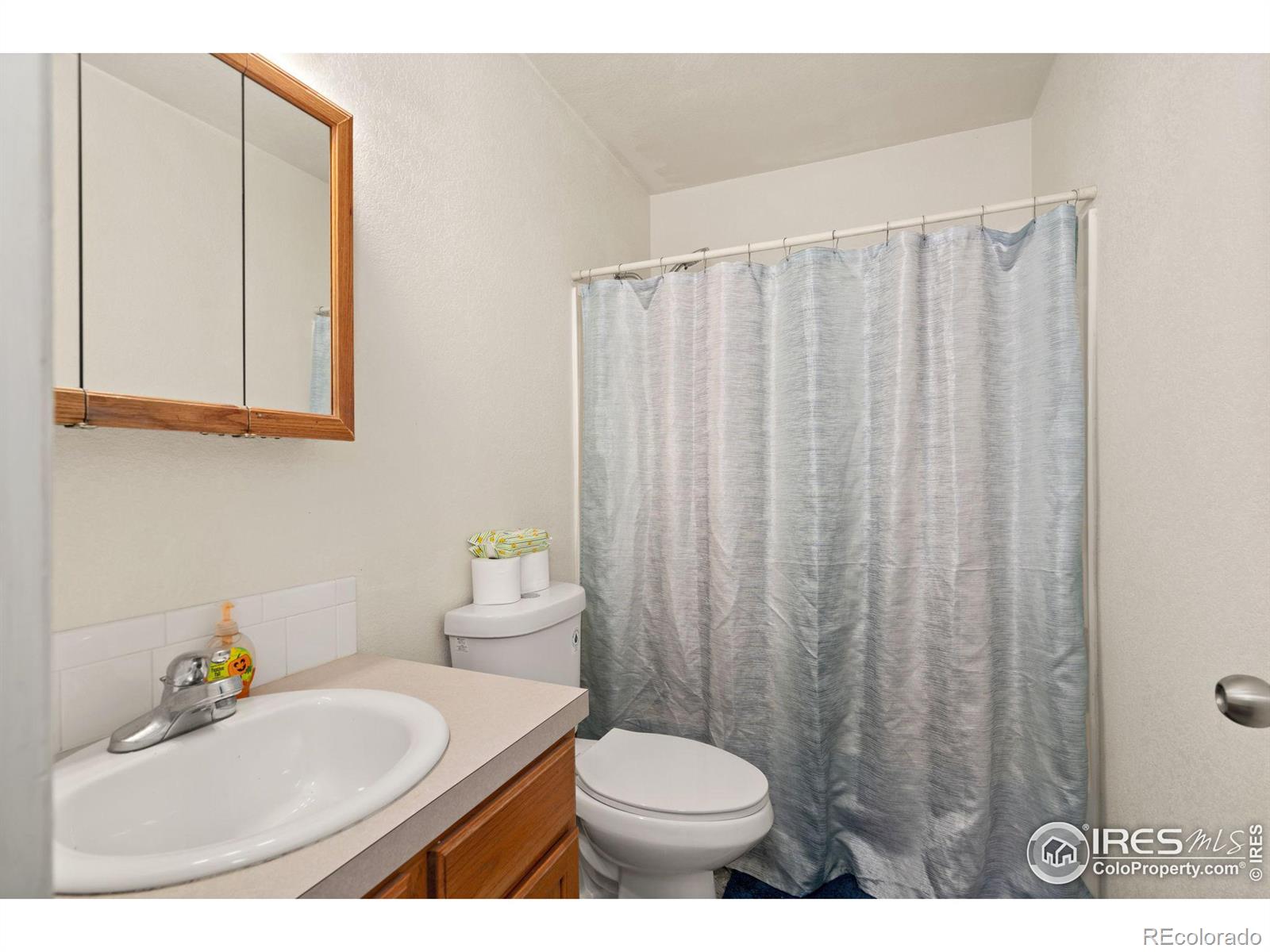 MLS Image #14 for 3314  stirrup lane,evans, Colorado